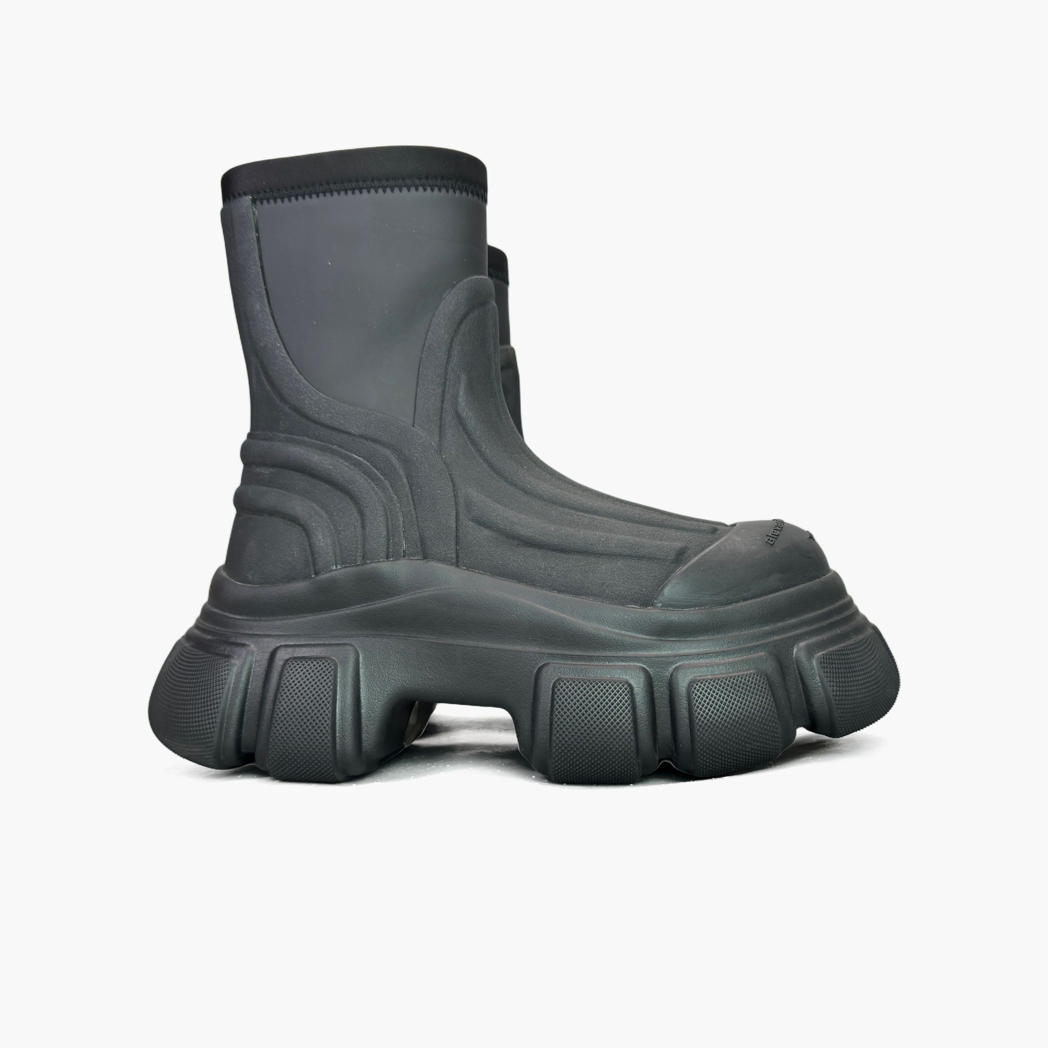 Alexander Wang Alexander Wang Black Rubber Platform Boots Size 36 Size US 6 / IT 36 - 4 Thumbnail