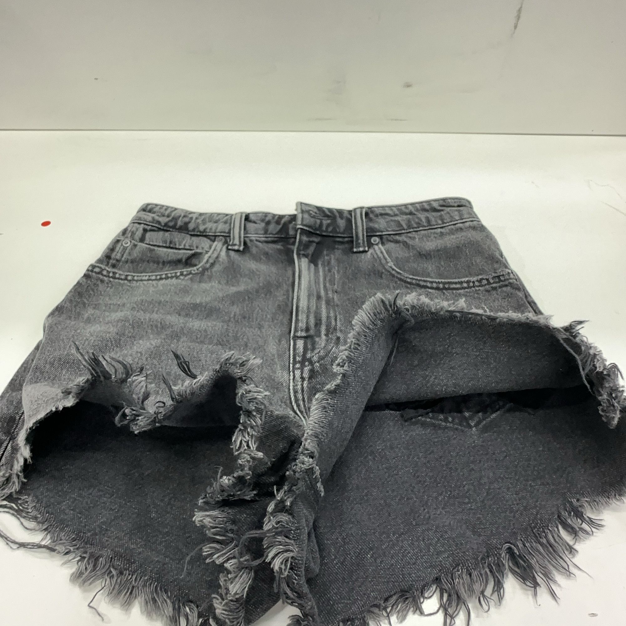 Alexander Wang Alexander Wang Frayed Denim Shorts Size 27 Size 27" / US 4 / IT 40 - 6 Thumbnail
