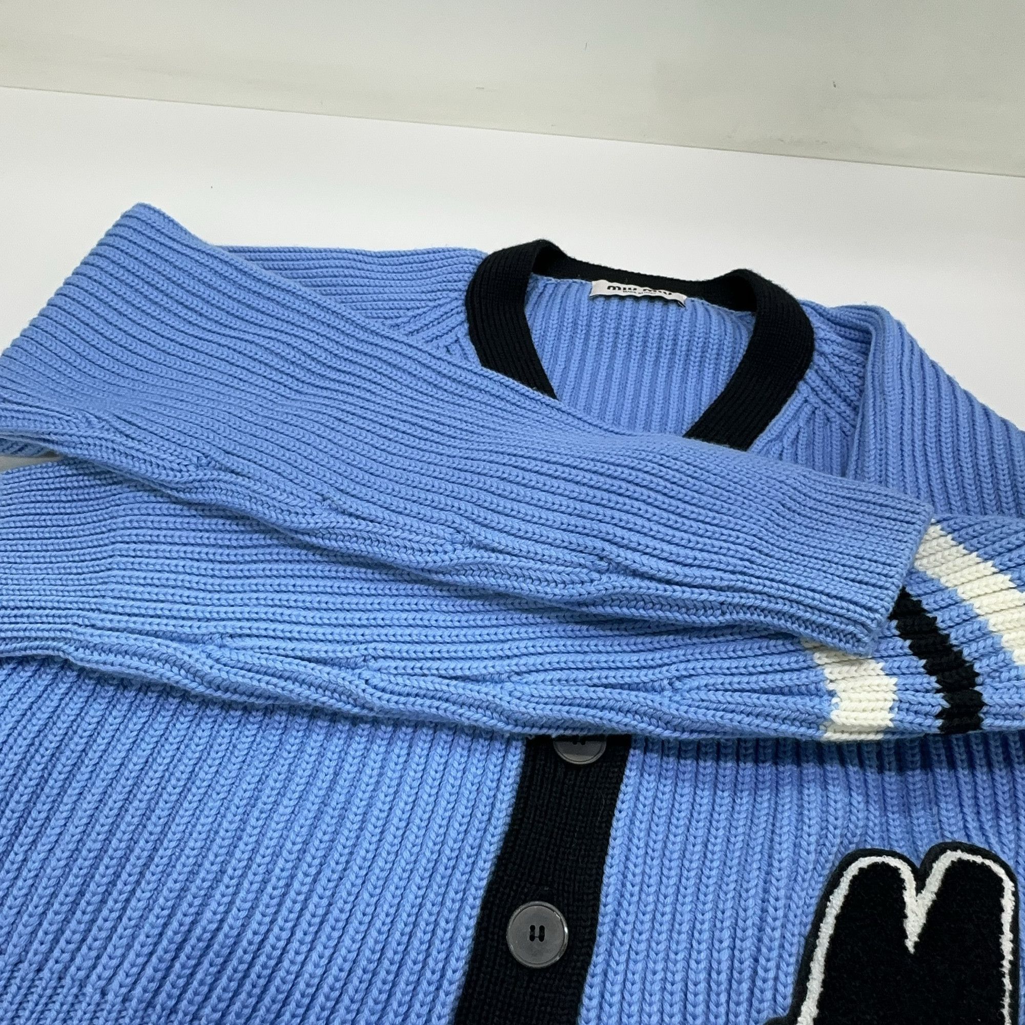 Miu Miu Miu Miu M Patch Wool Cardigan Size 36 Size XS / US 0-2 / IT 36-38 - 8 Thumbnail