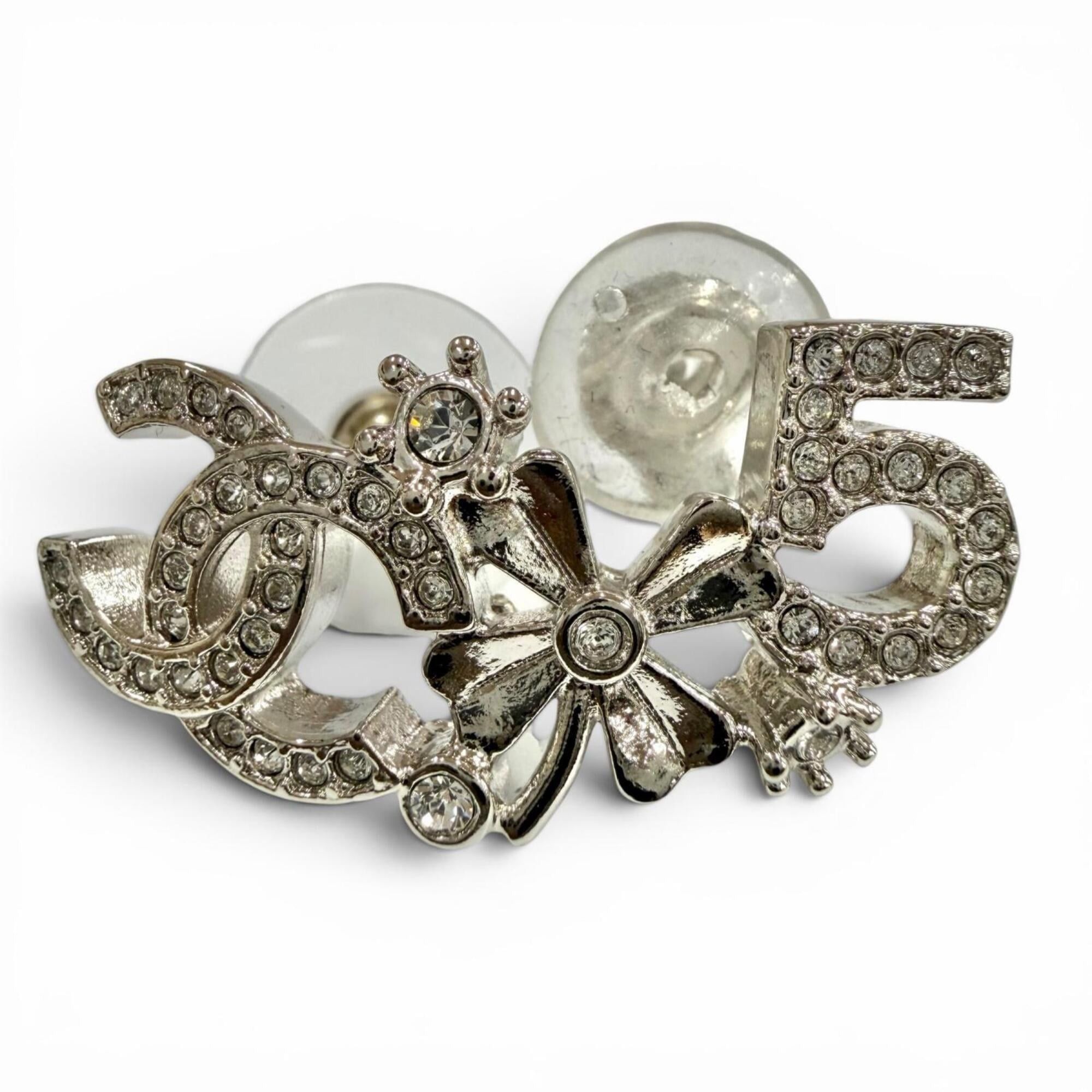 Chanel CHANEL B23P Coco Mark No. 5 Clover Rhinestone Earrings, Silver, Made in Italy, 2023 Model, Women's, with Box. Size ONE SIZE - 5 Thumbnail