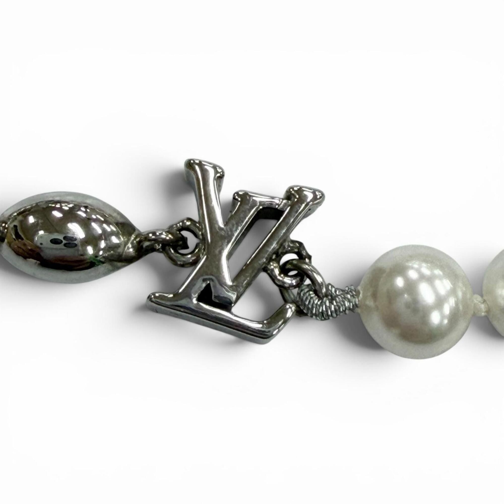 Louis Vuitton LOUIS VUITTON M1556A Pearl Fusion LV Logo Chain Bracelet, Silver/White, Men's/Women's Accessory Size ONE SIZE - 3 Thumbnail