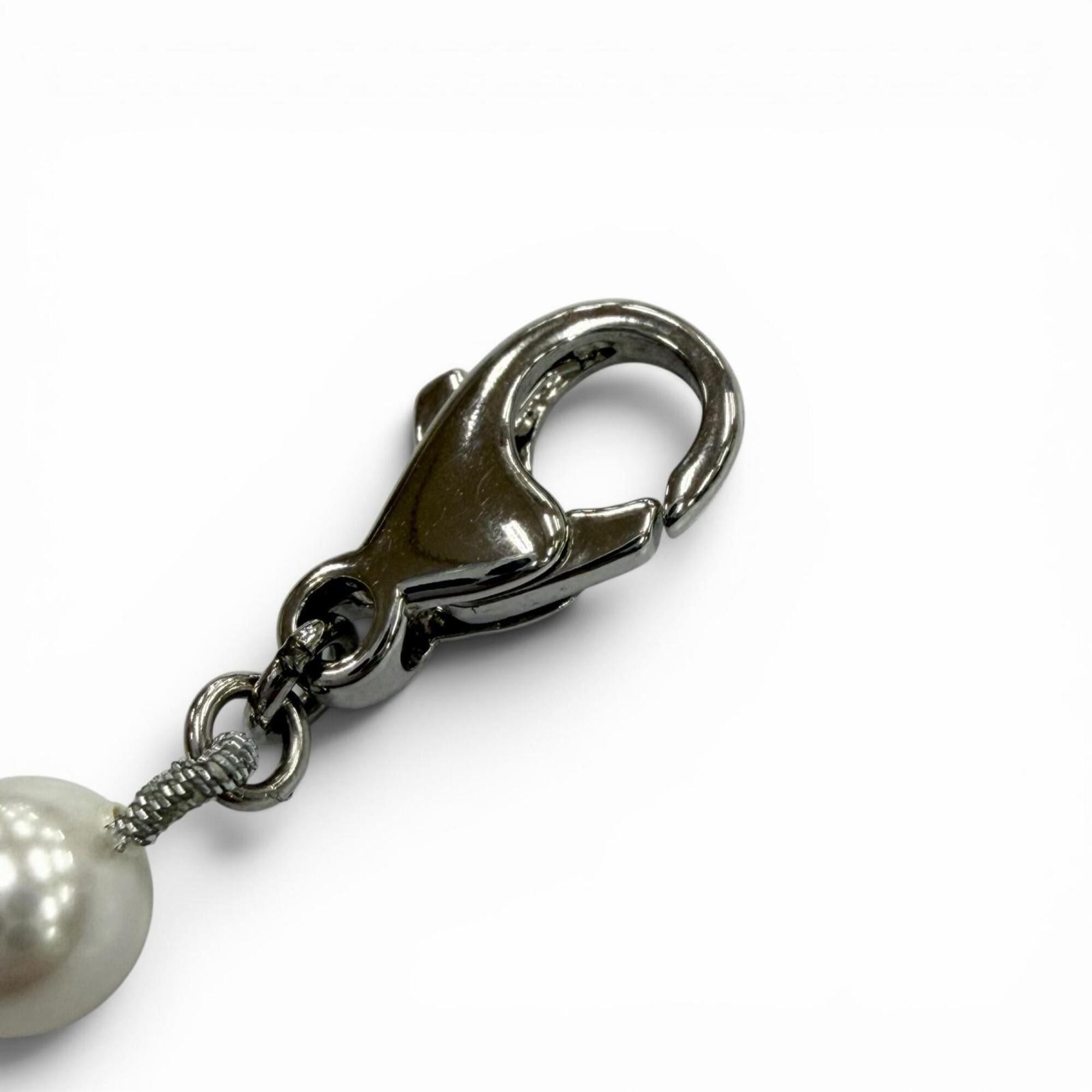 Louis Vuitton LOUIS VUITTON M1556A Pearl Fusion LV Logo Chain Bracelet, Silver/White, Men's/Women's Accessory Size ONE SIZE - 7 Thumbnail