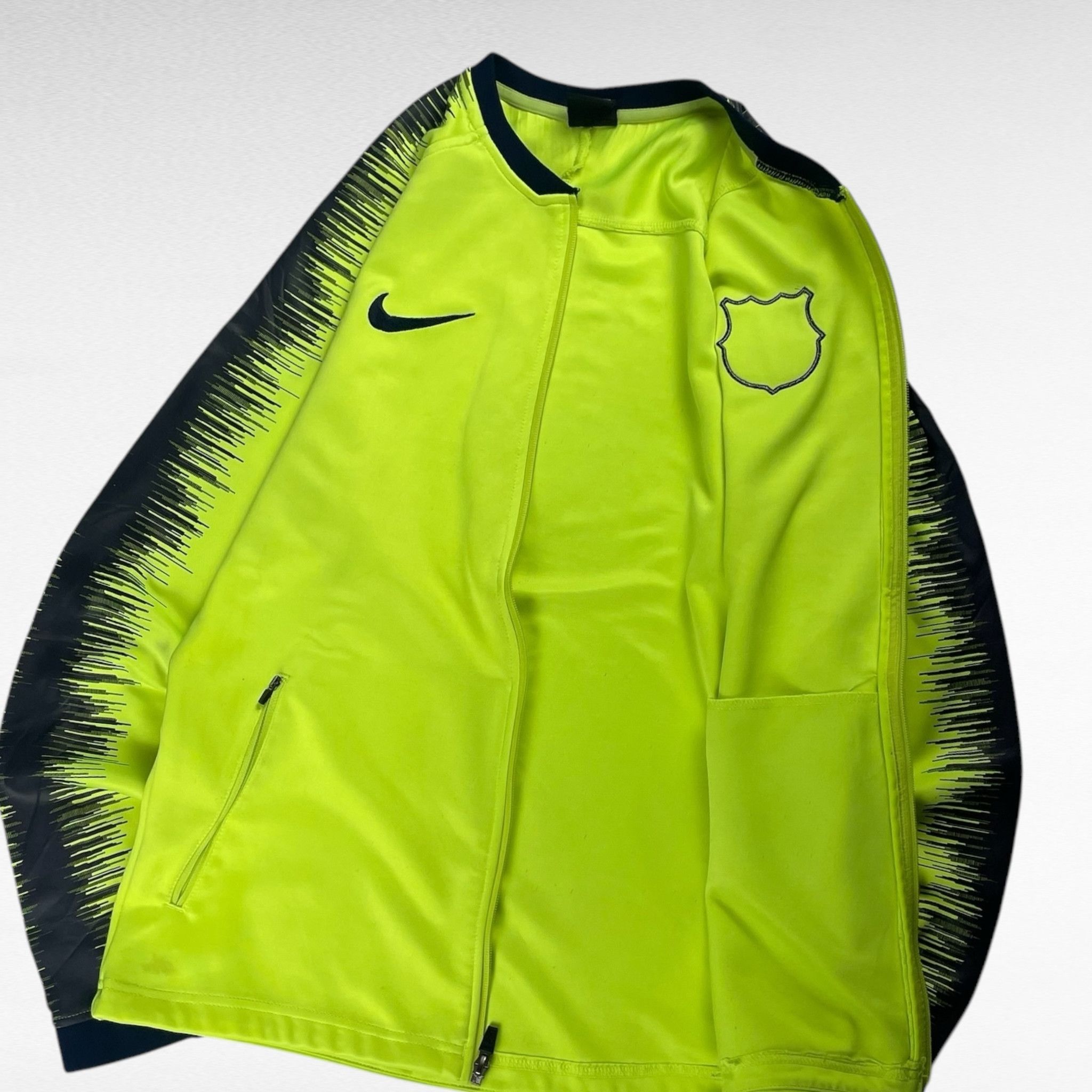 Nike Nike Jacket Size L Size US L / EU 52-54 / 3 - 4 Thumbnail