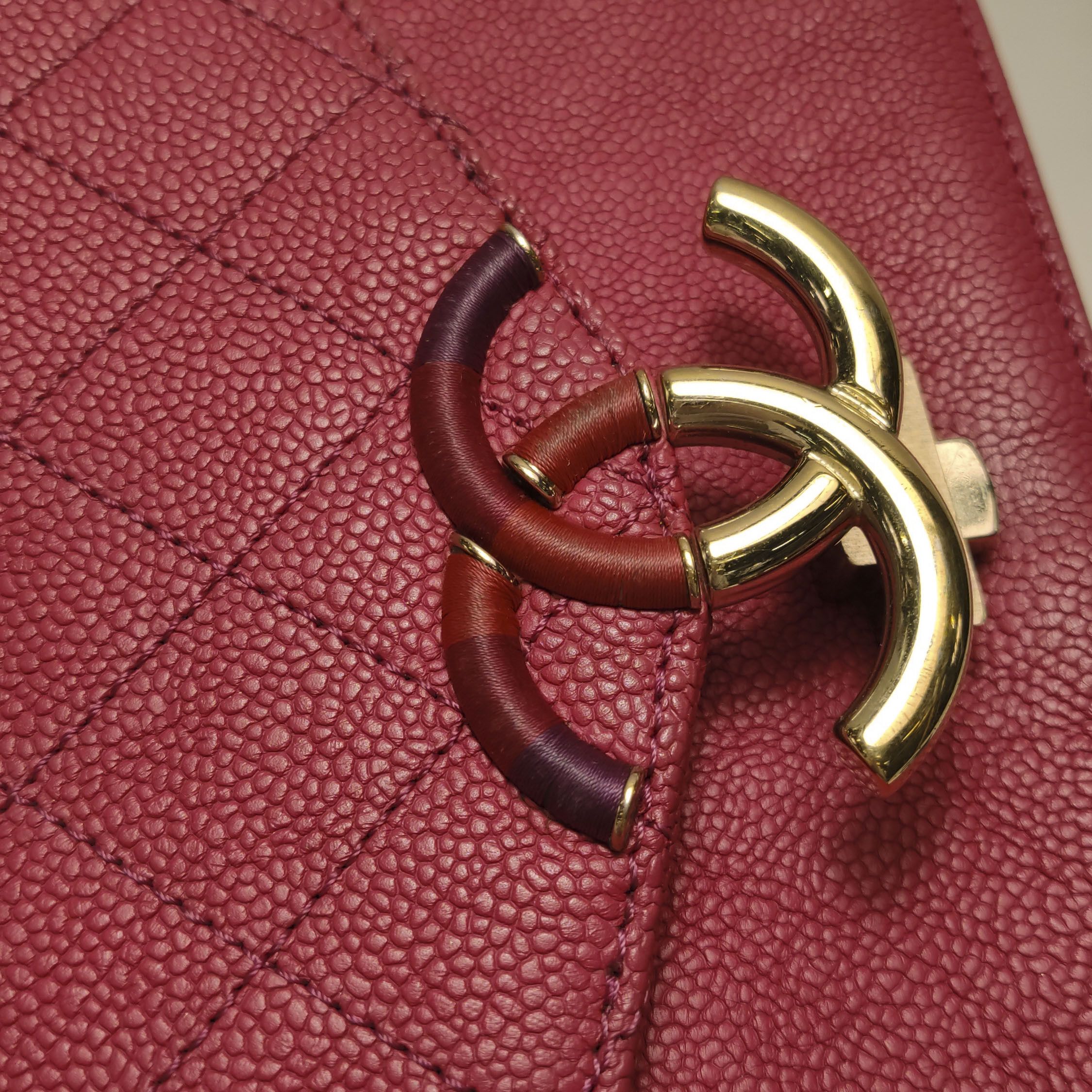 Chanel Chanel Women os Crossbody Bags Size ONE SIZE - 23 Thumbnail