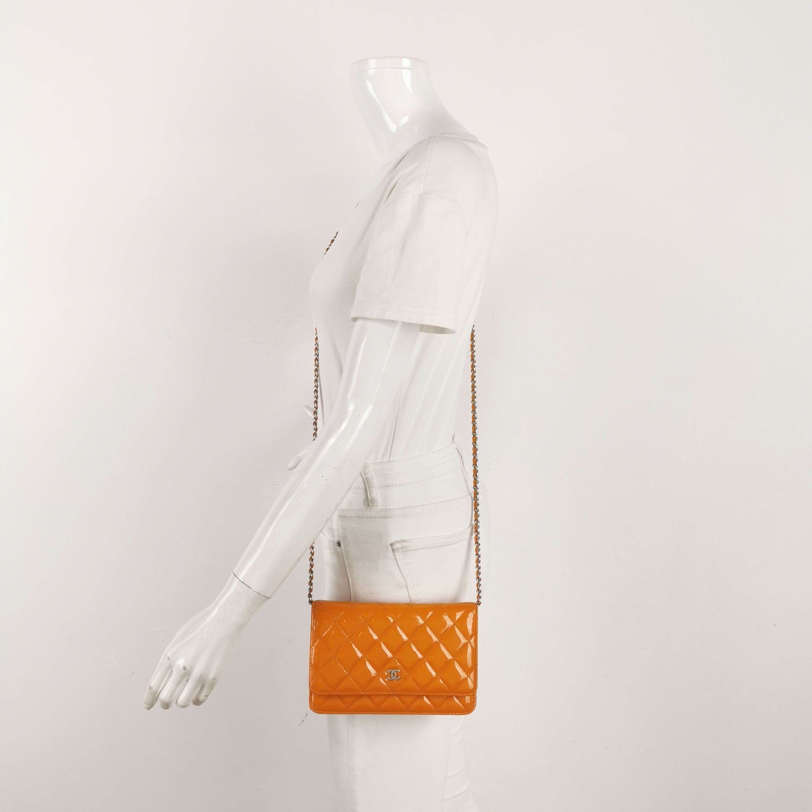 Chanel Chanel Women os Crossbody Bags Size ONE SIZE - 2 Thumbnail
