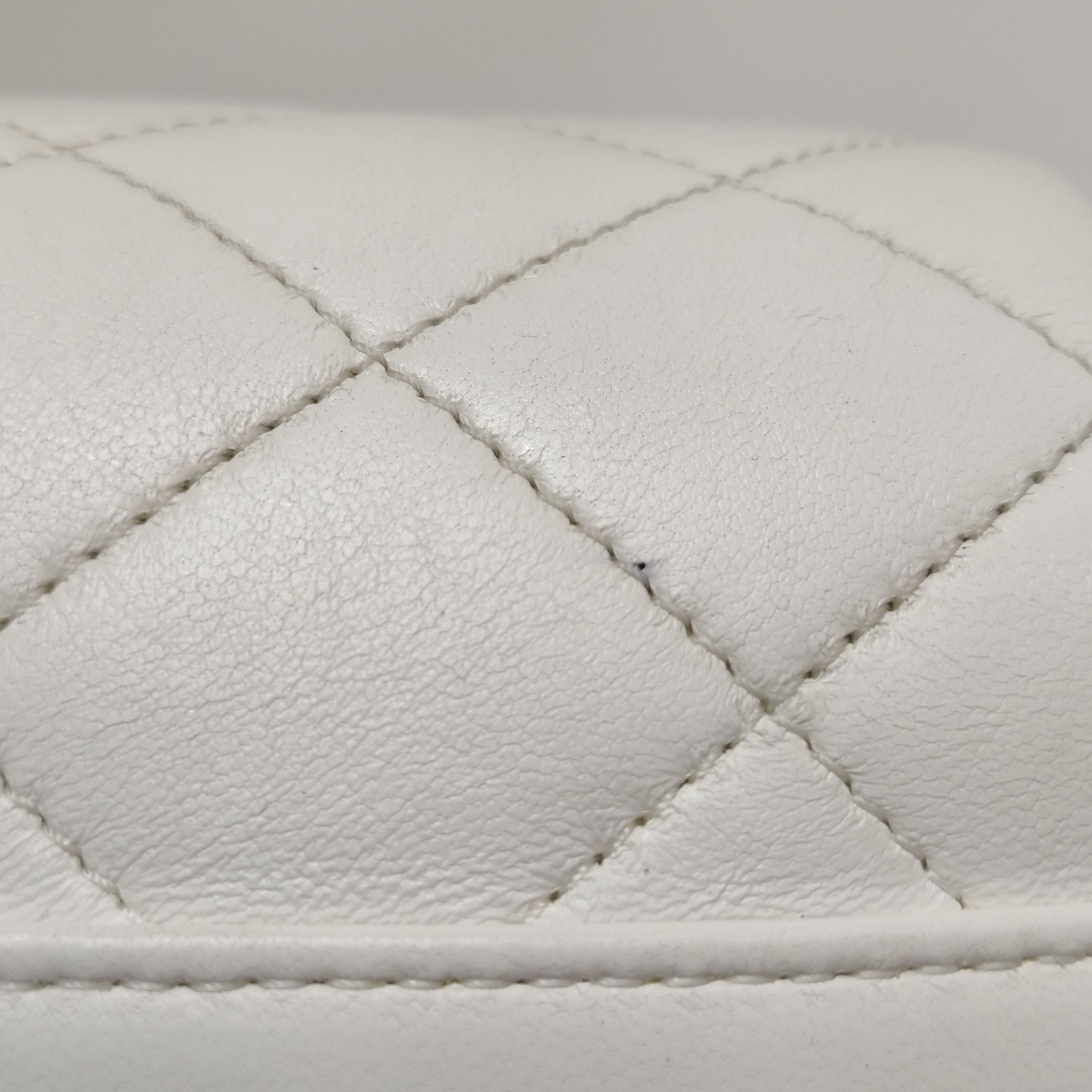 Chanel Chanel Women os Shoulder Bags Size ONE SIZE - 20 Thumbnail