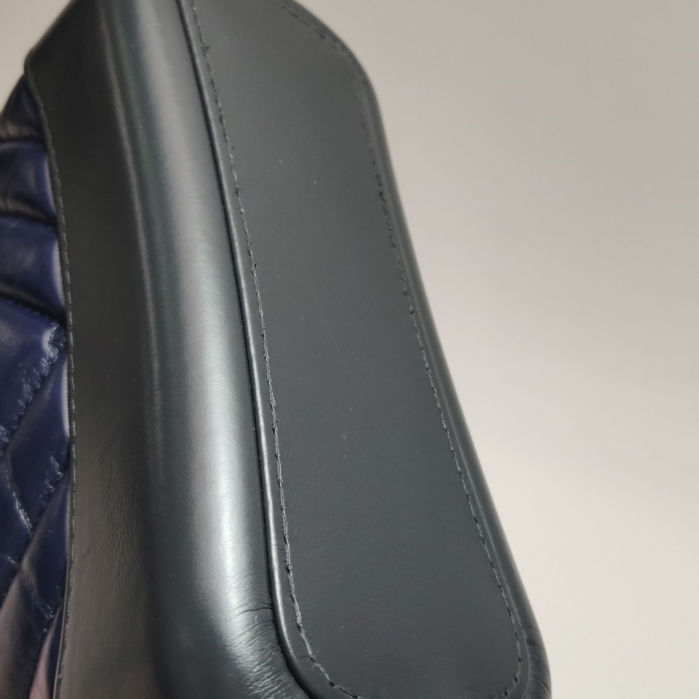 Chanel Chanel Women os Crossbody Bags Size ONE SIZE - 24 Thumbnail