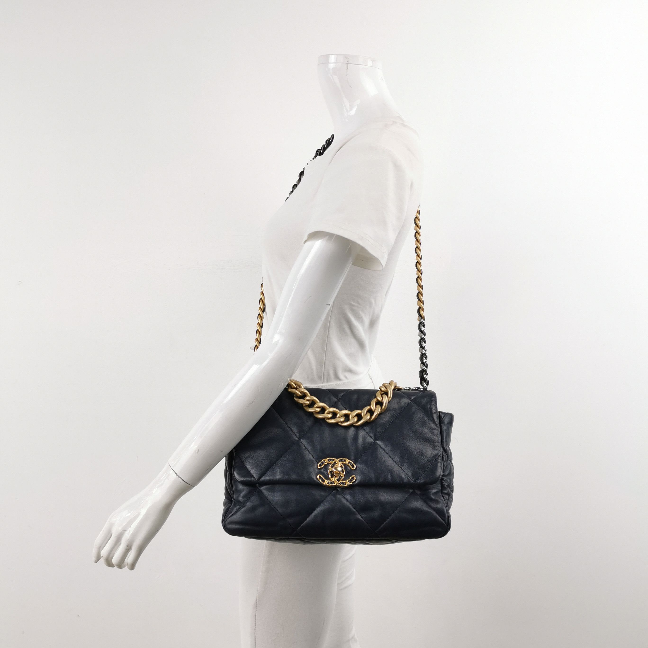 Chanel Chanel Women os Shoulder Bags Size ONE SIZE - 2 Thumbnail