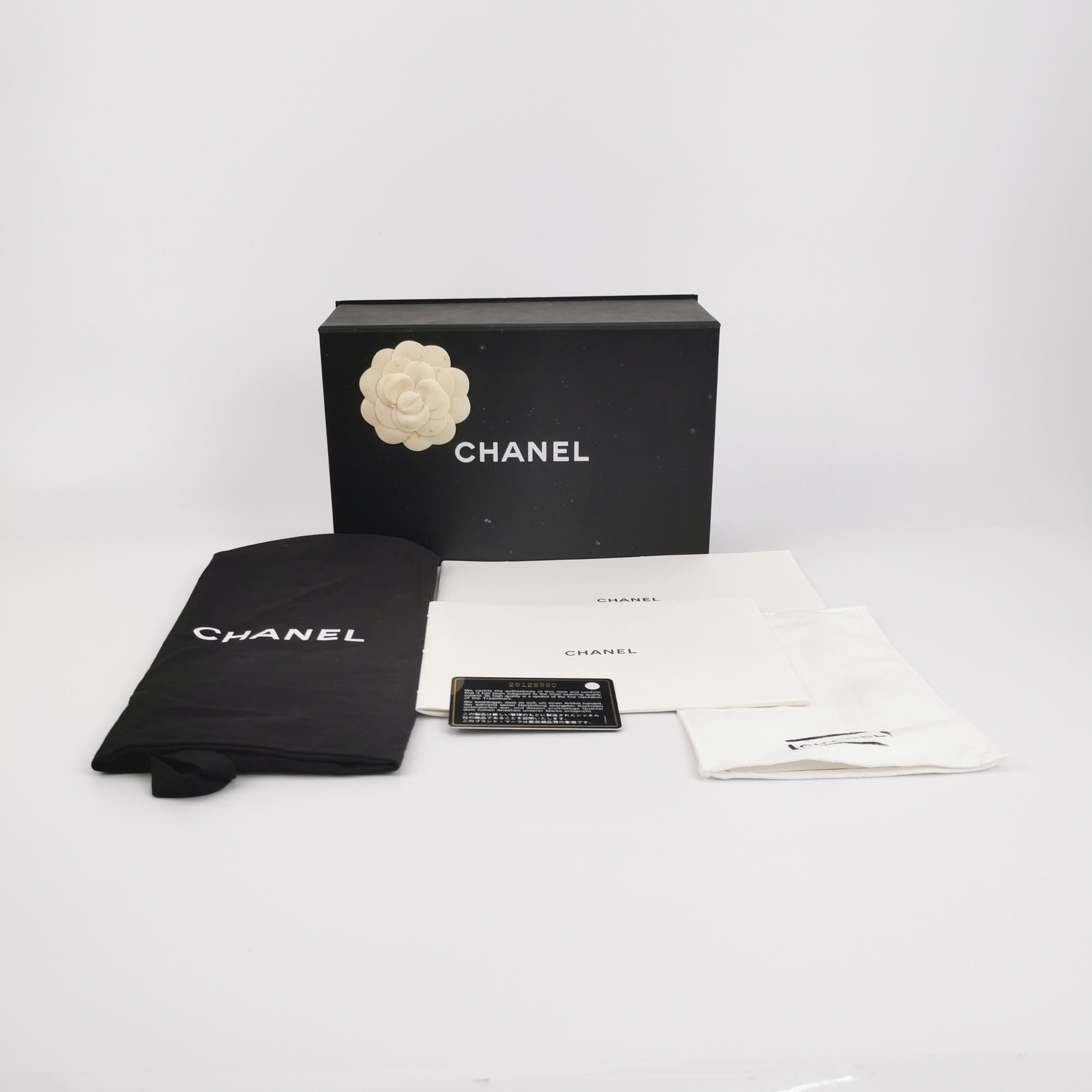 Chanel Chanel Women os Shoulder Bags Size ONE SIZE - 9 Thumbnail