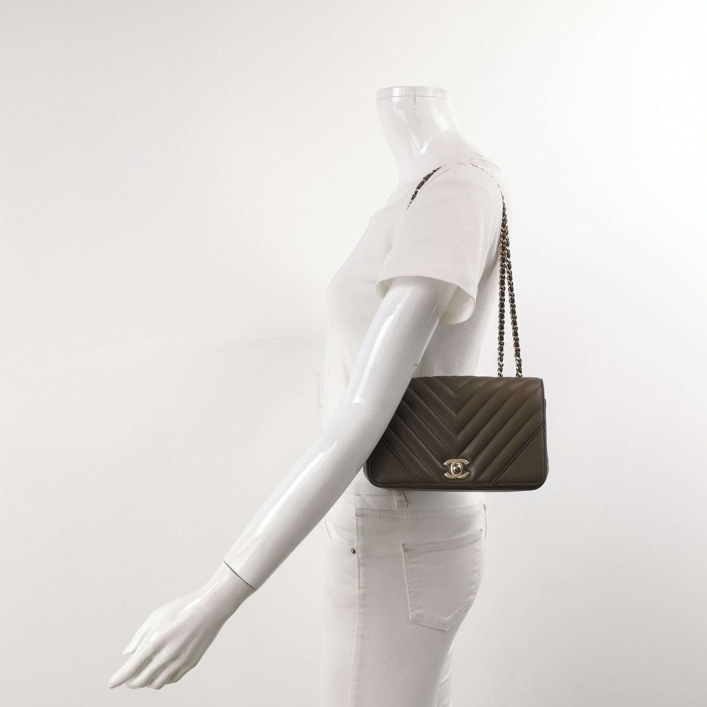 Chanel Chanel Women os Shoulder Bags Size ONE SIZE - 2 Thumbnail