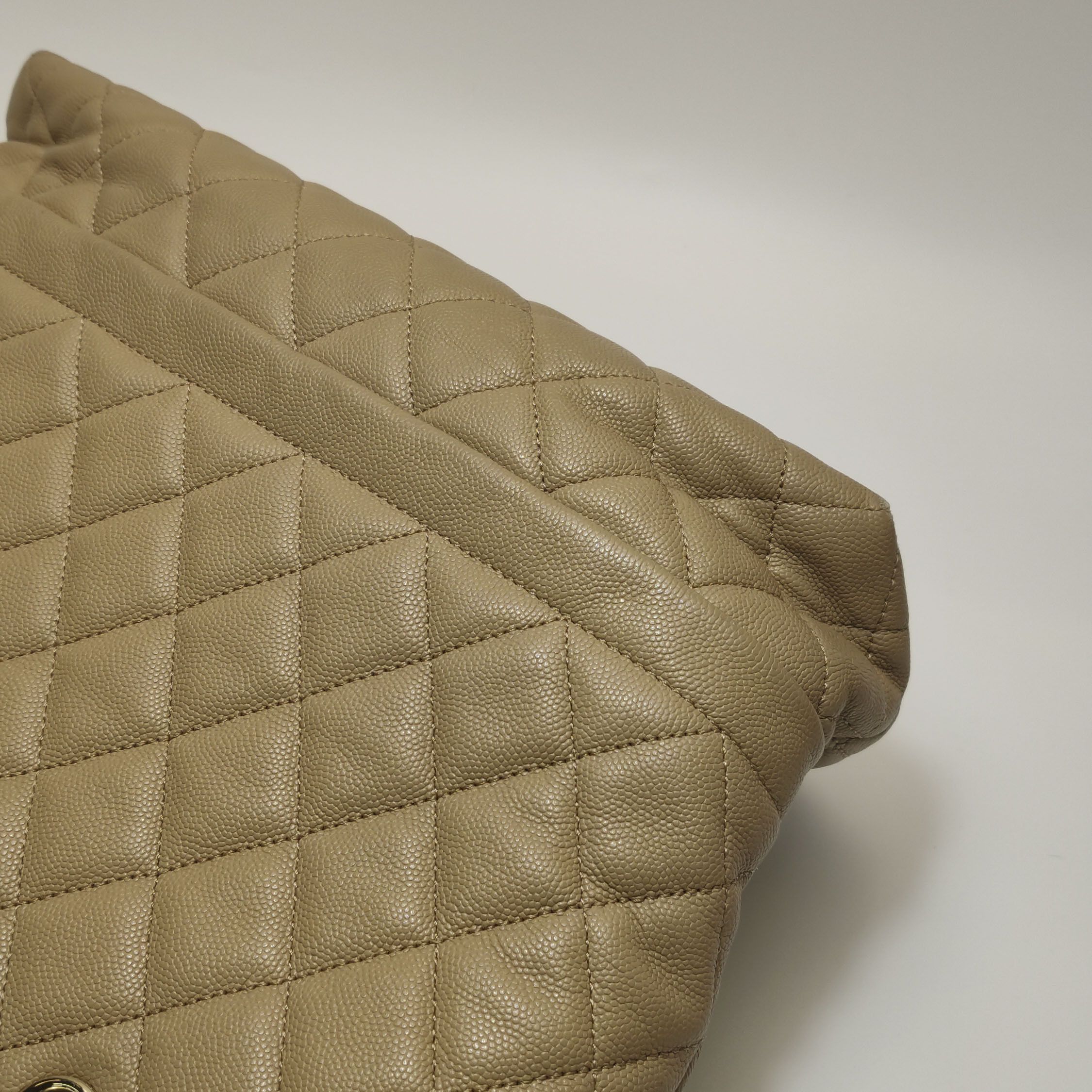 Chanel Chanel Women os Shoulder Bags Size ONE SIZE - 24 Thumbnail