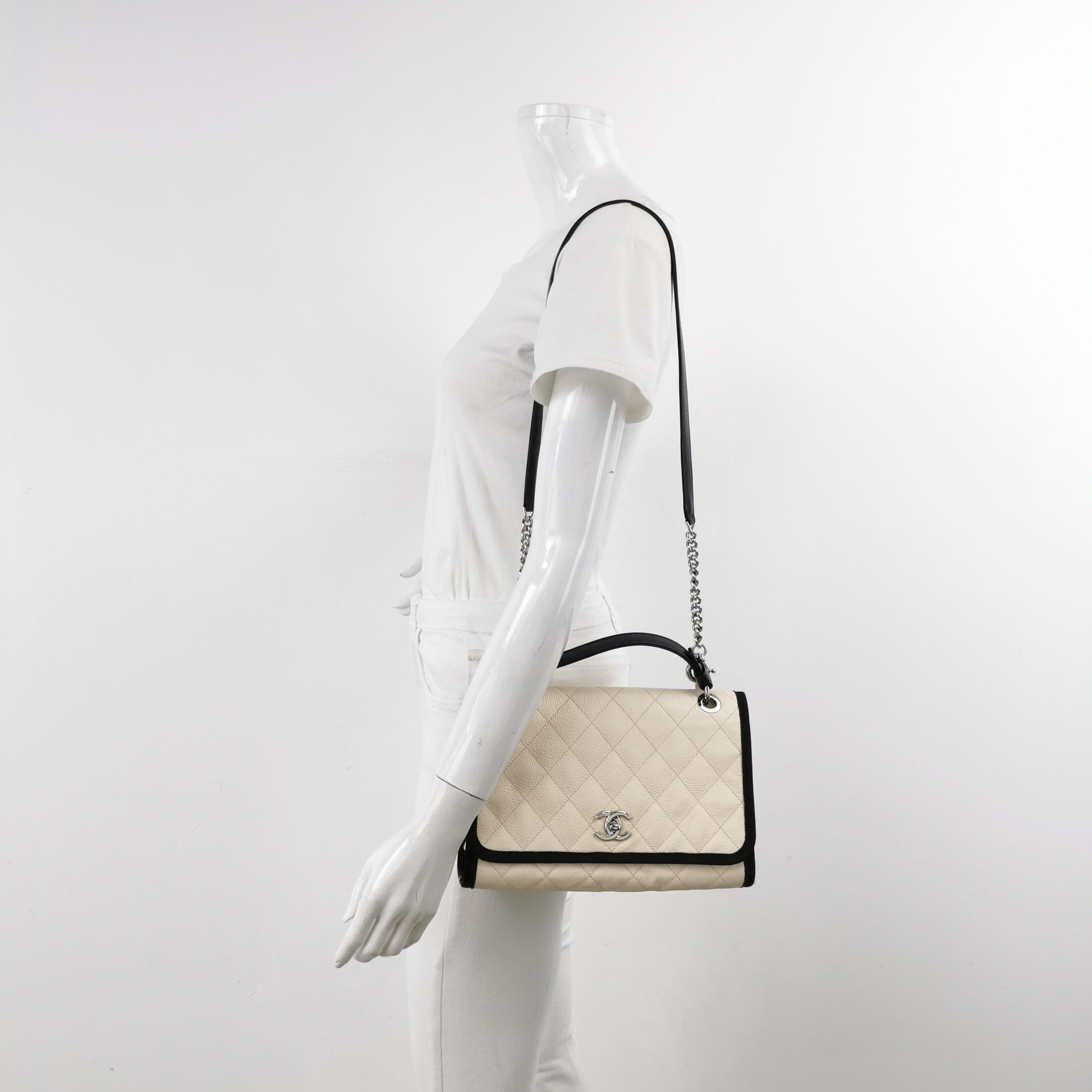 Chanel Chanel Women os Shoulder Bags Size ONE SIZE - 2 Thumbnail