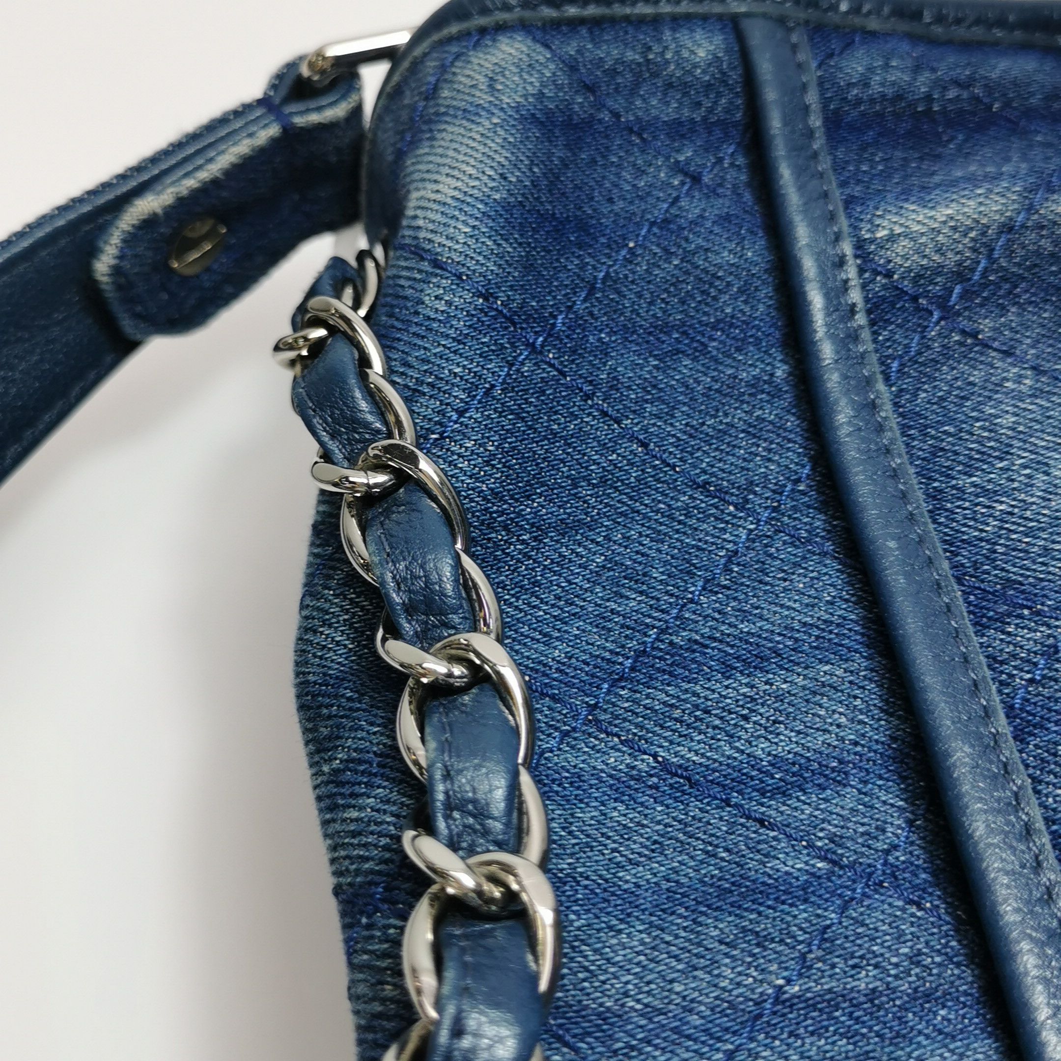 Chanel Chanel Women os Crossbody Bags Size ONE SIZE - 14 Thumbnail
