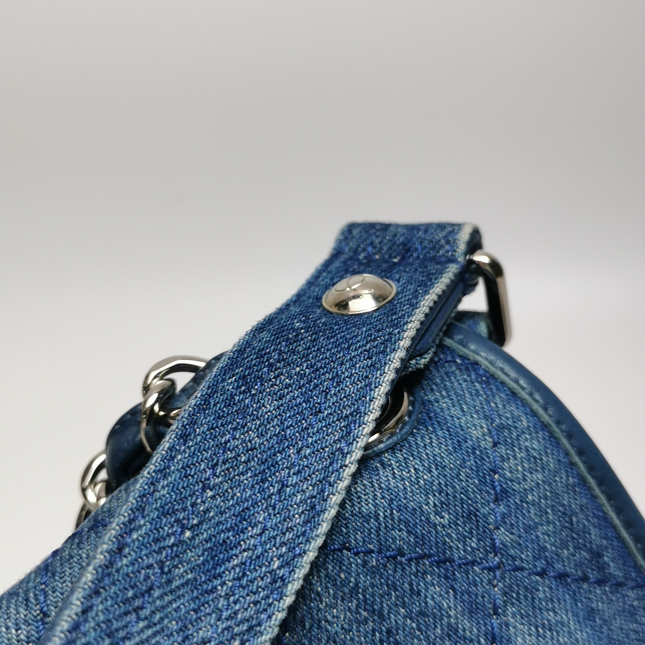 Chanel Chanel Women os Crossbody Bags Size ONE SIZE - 11 Thumbnail