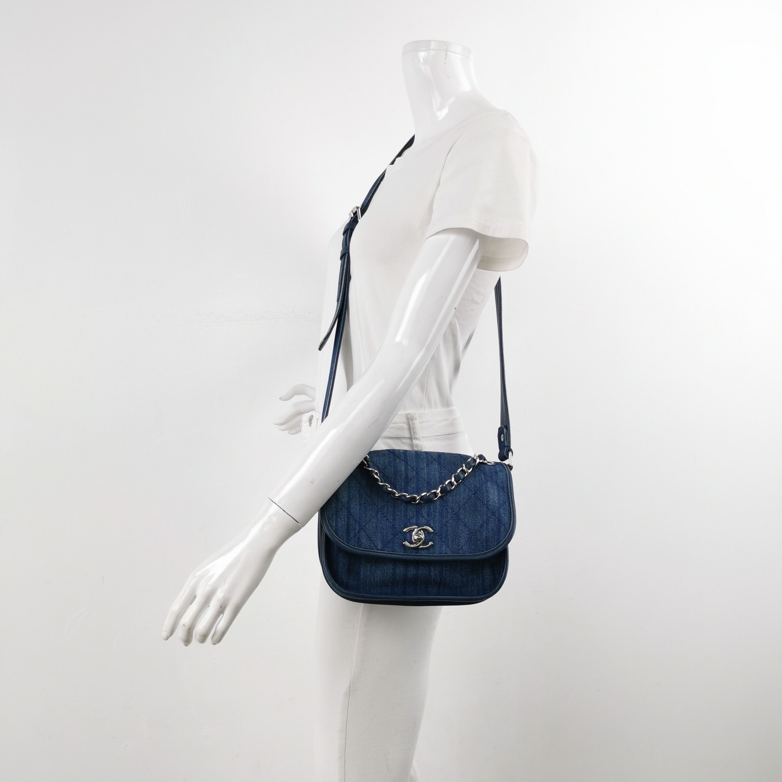 Chanel Chanel Women os Crossbody Bags Size ONE SIZE - 2 Thumbnail