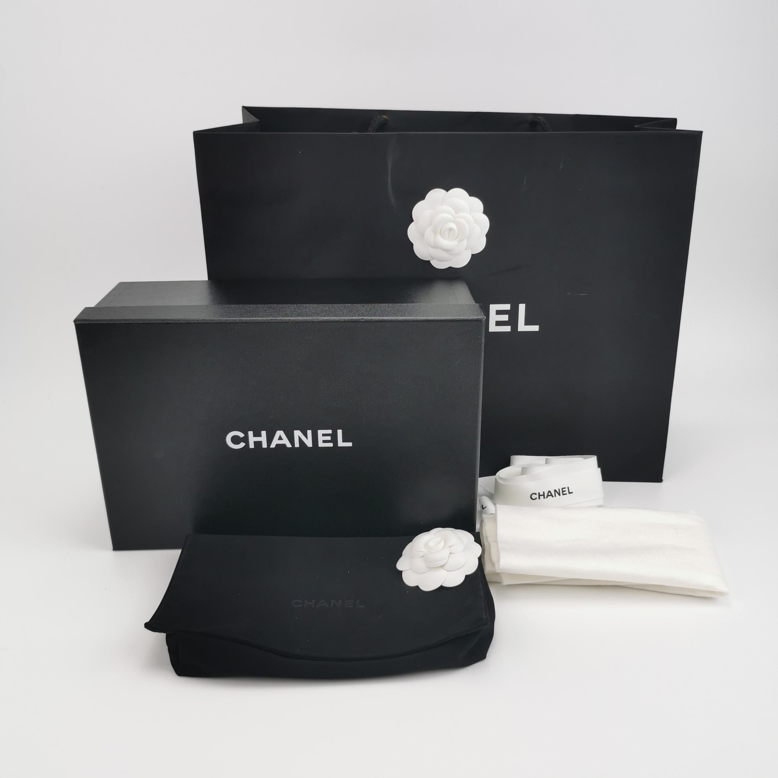 Chanel Chanel Women os Crossbody Bags Size ONE SIZE - 9 Thumbnail