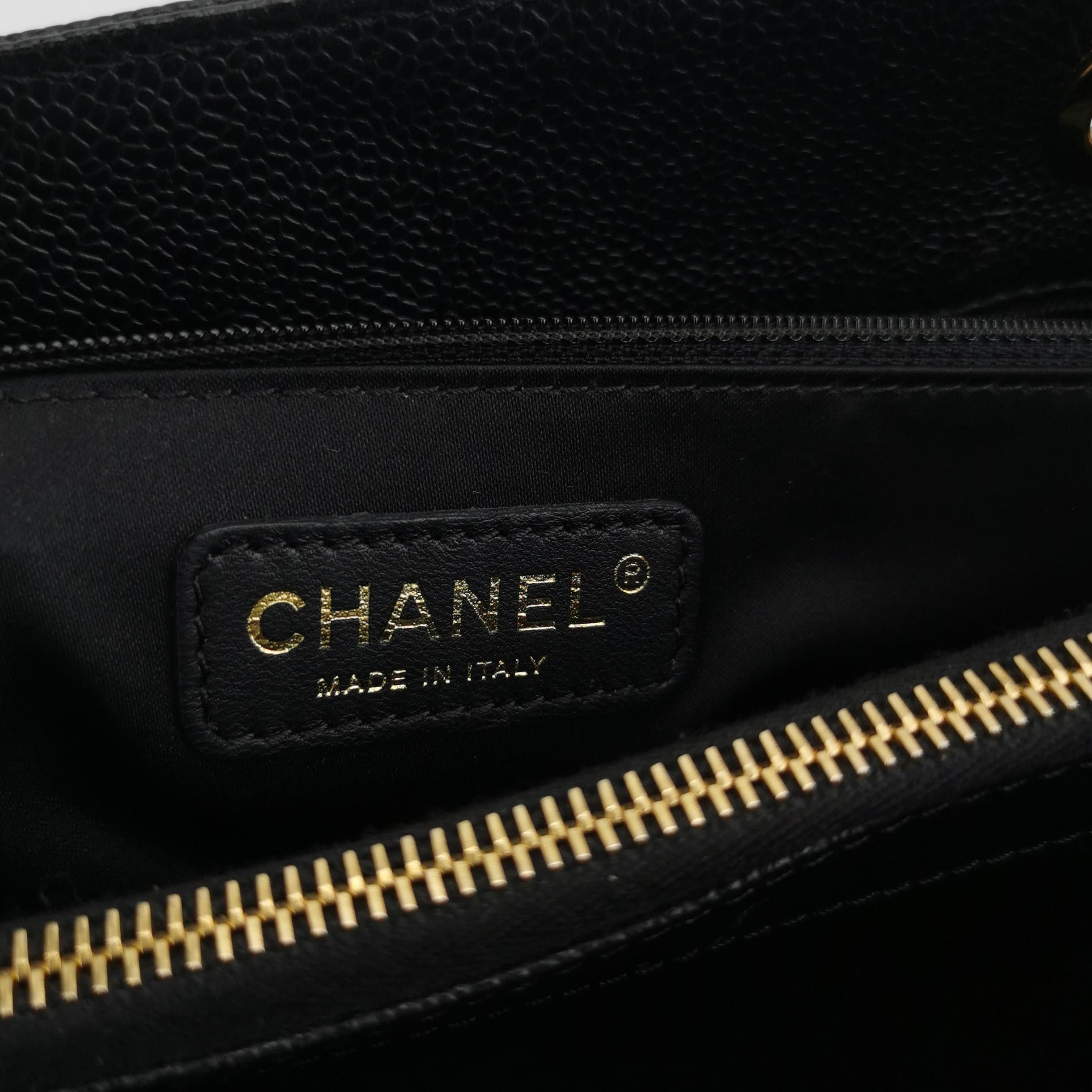 Chanel Chanel Women os Shoulder Bags Size ONE SIZE - 8 Thumbnail