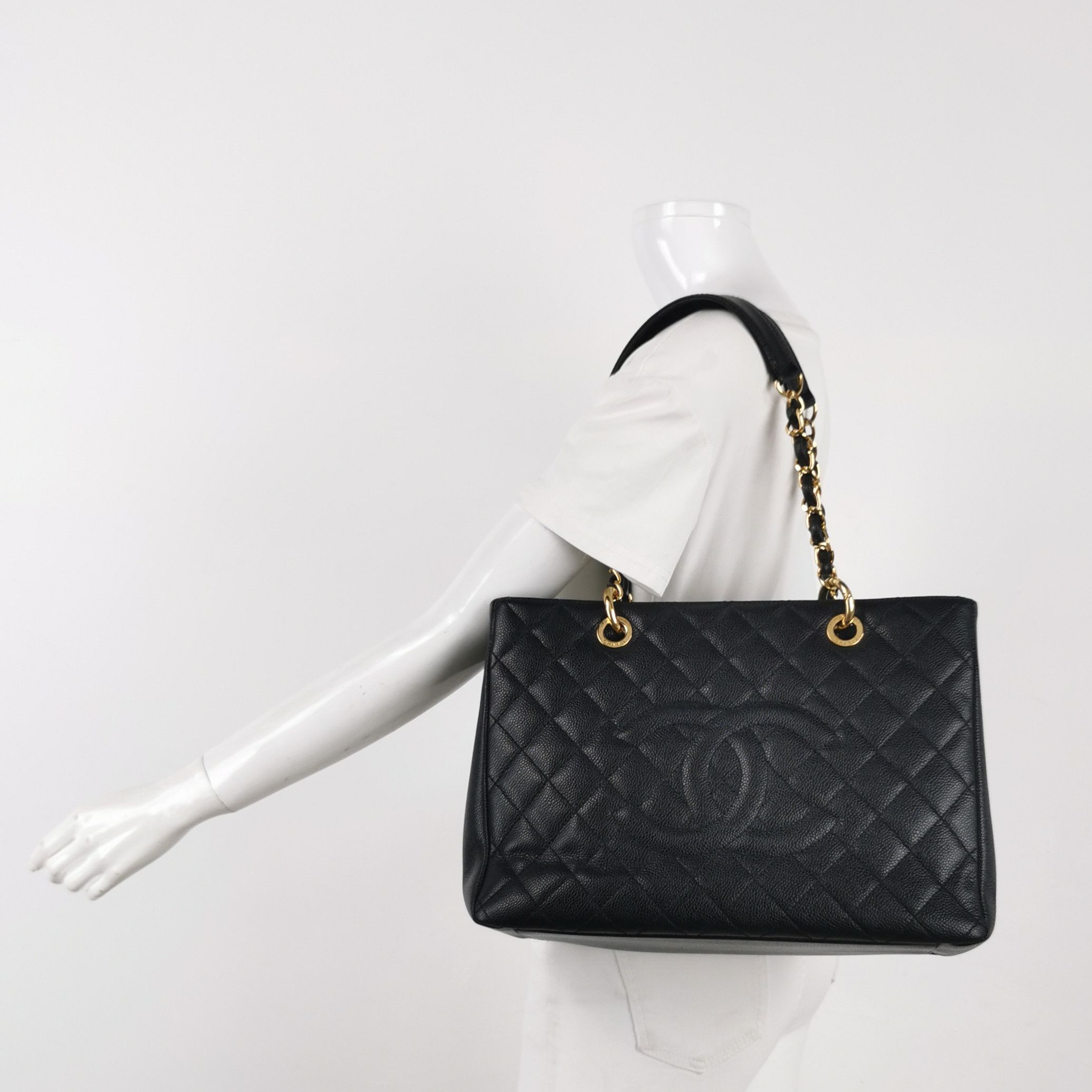 Chanel Chanel Women os Shoulder Bags Size ONE SIZE - 2 Thumbnail