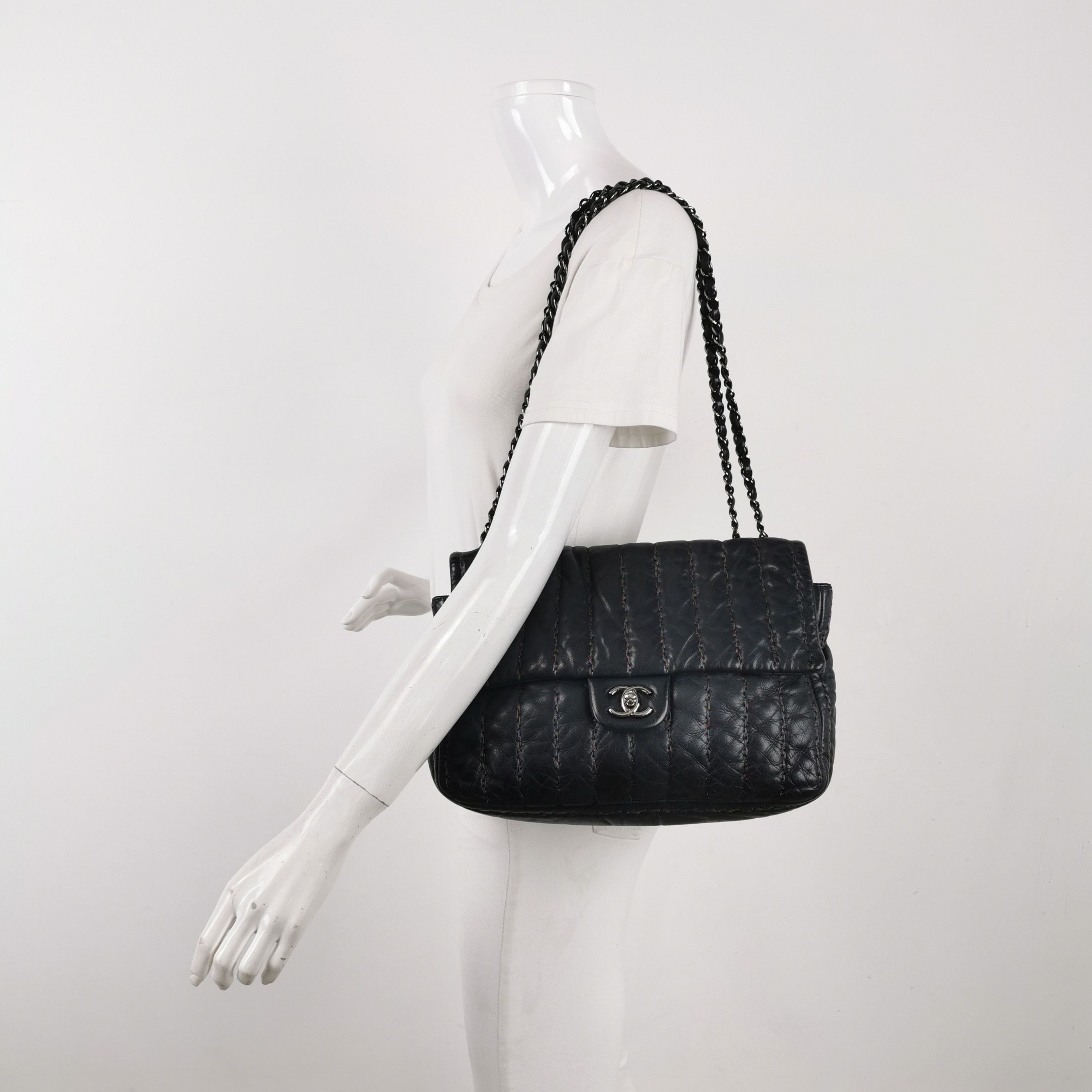 Chanel Chanel Women os Shoulder Bags Size ONE SIZE - 2 Thumbnail