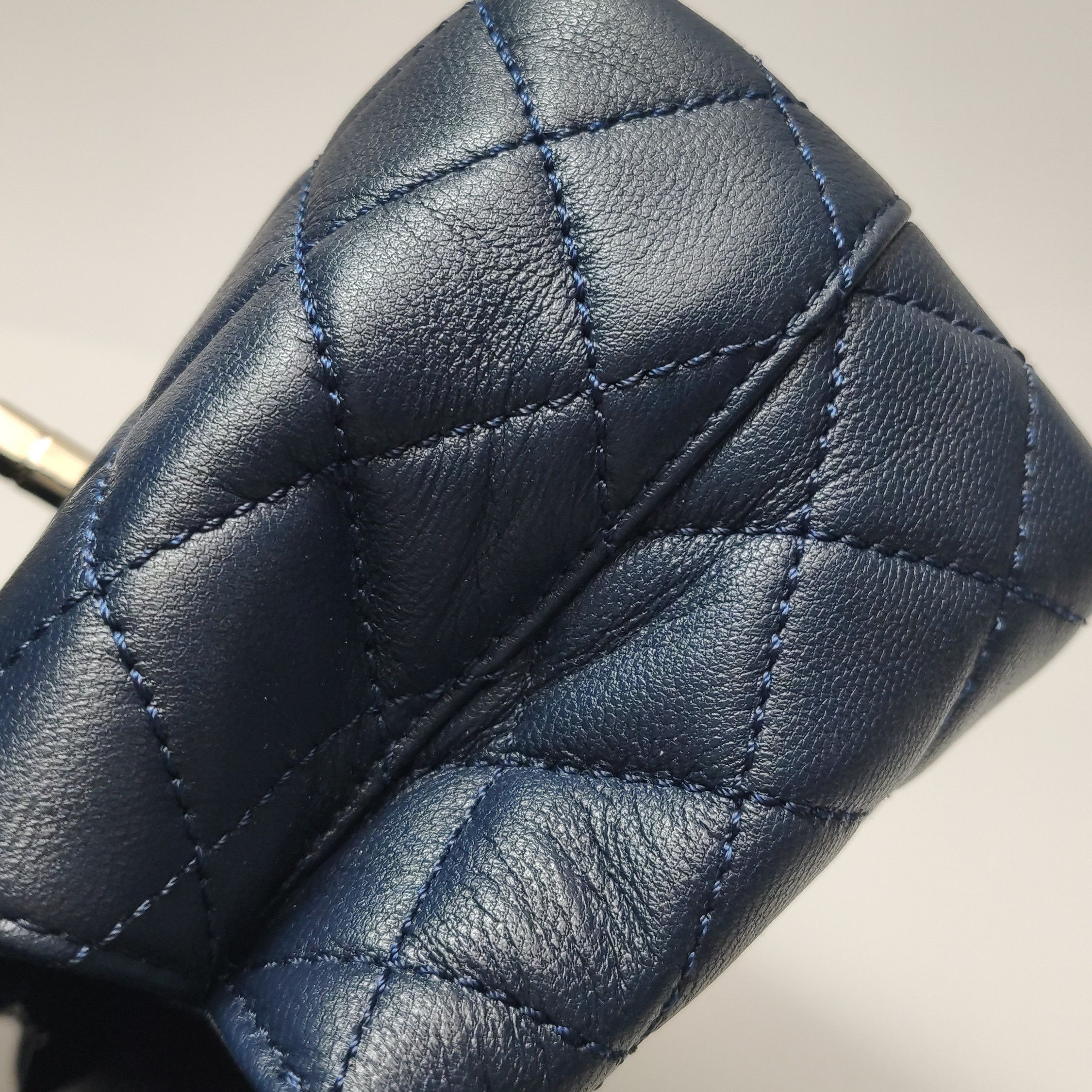 Chanel Chanel Women os Crossbody Bags Size ONE SIZE - 20 Thumbnail