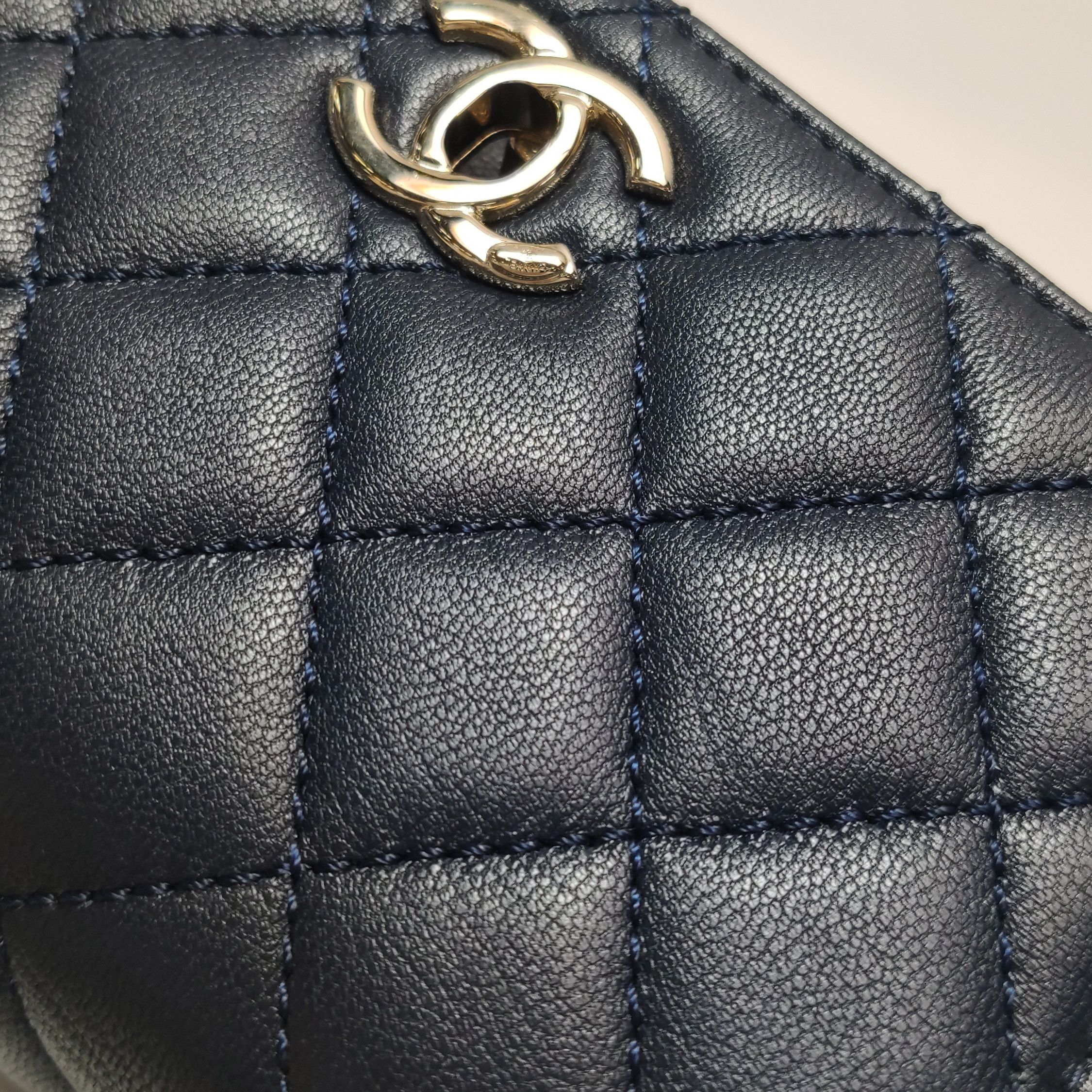 Chanel Chanel Women os Crossbody Bags Size ONE SIZE - 17 Thumbnail