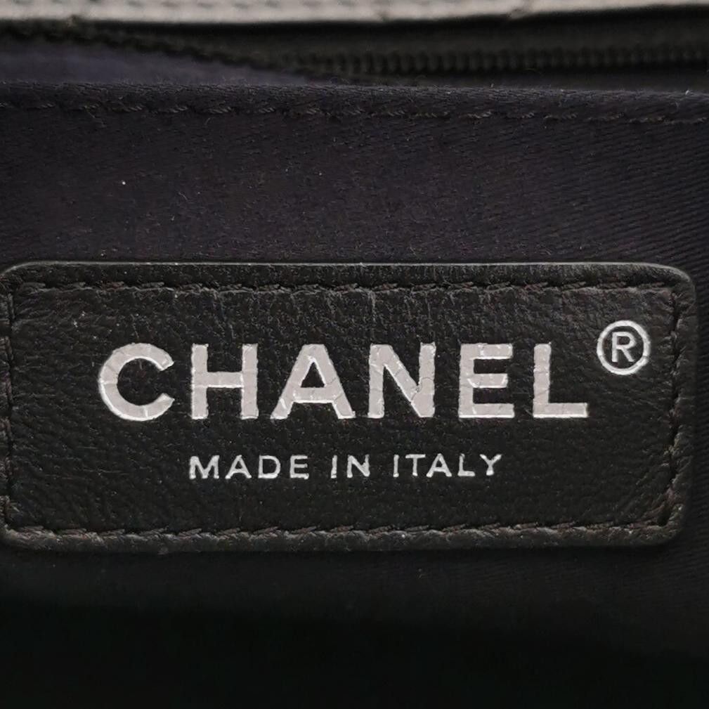 Chanel Chanel Women os Shoulder Bags Size ONE SIZE - 8 Thumbnail