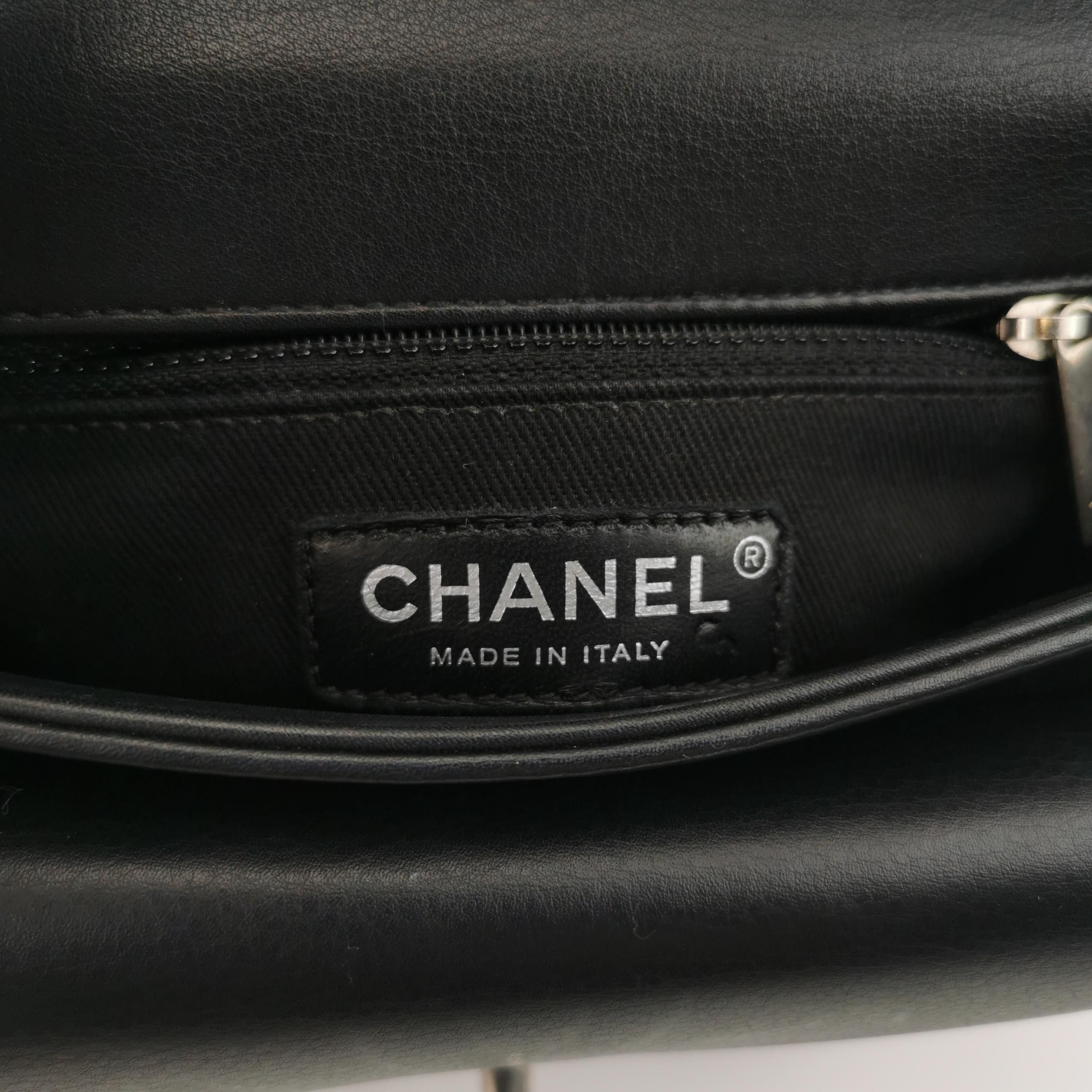 Chanel Chanel Women os Shoulder Bags Size ONE SIZE - 8 Thumbnail