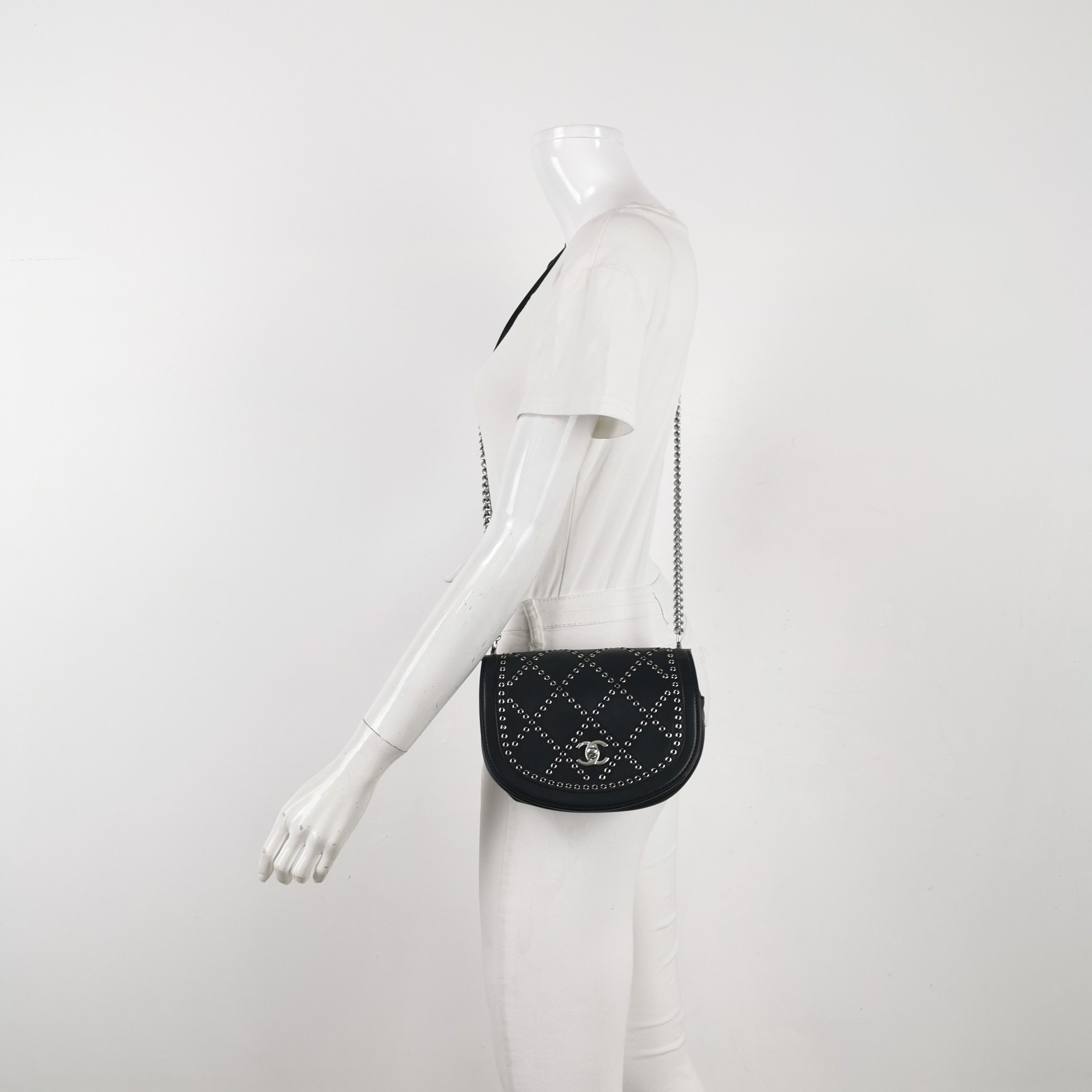 Chanel Chanel Women os Shoulder Bags Size ONE SIZE - 2 Thumbnail