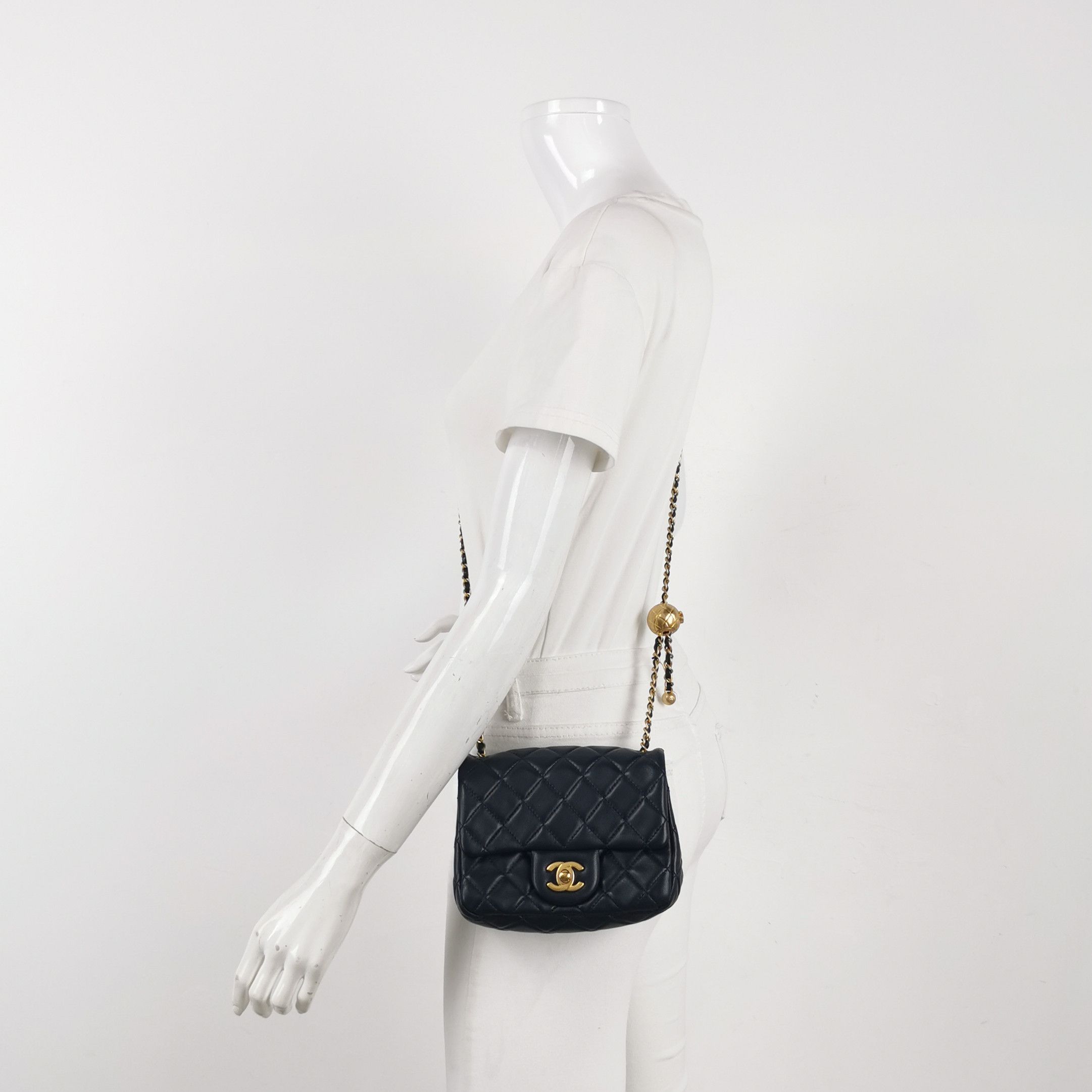 Chanel Chanel Women os Shoulder Bags Size ONE SIZE - 2 Thumbnail