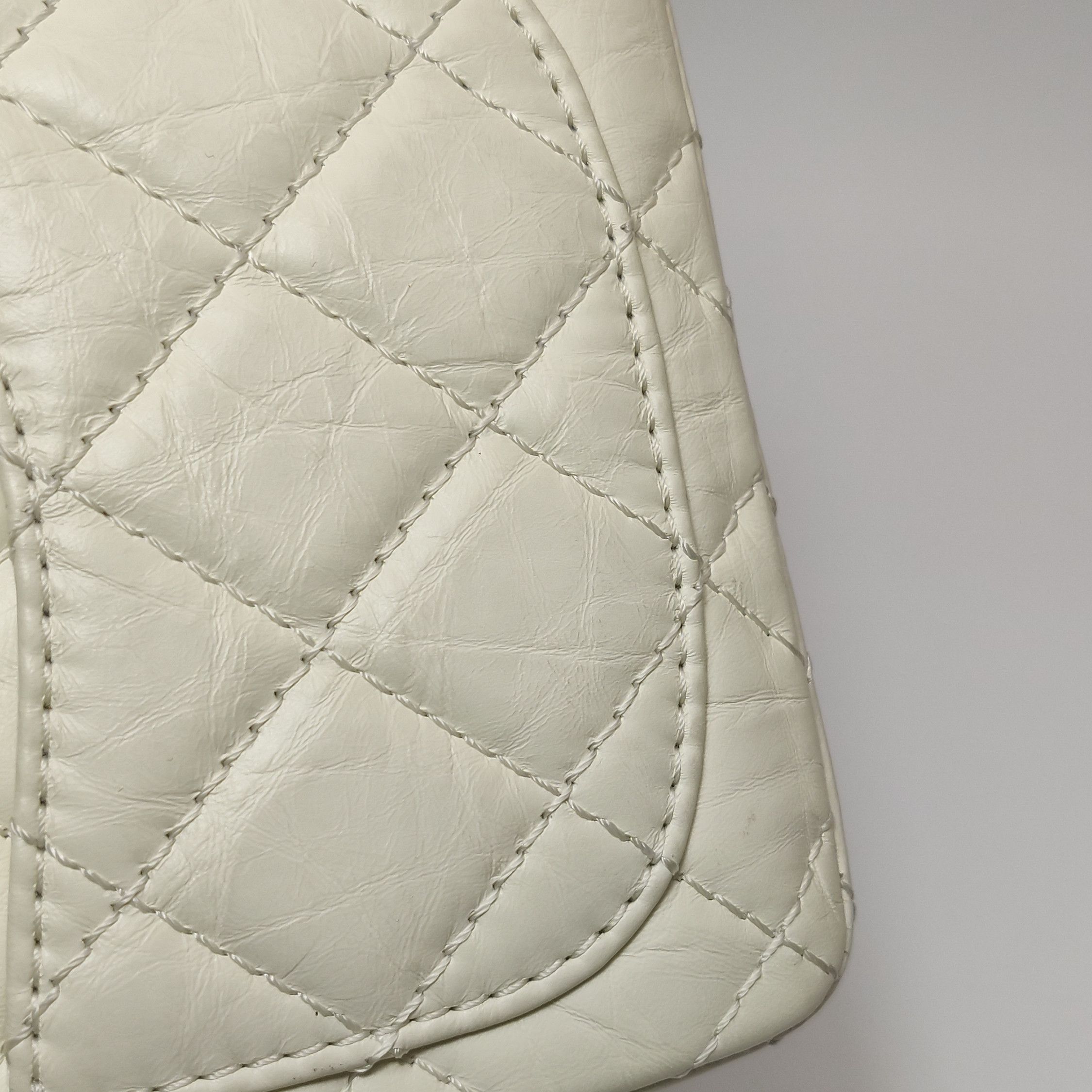 Chanel Chanel Women os Shoulder Bags Size ONE SIZE - 22 Thumbnail