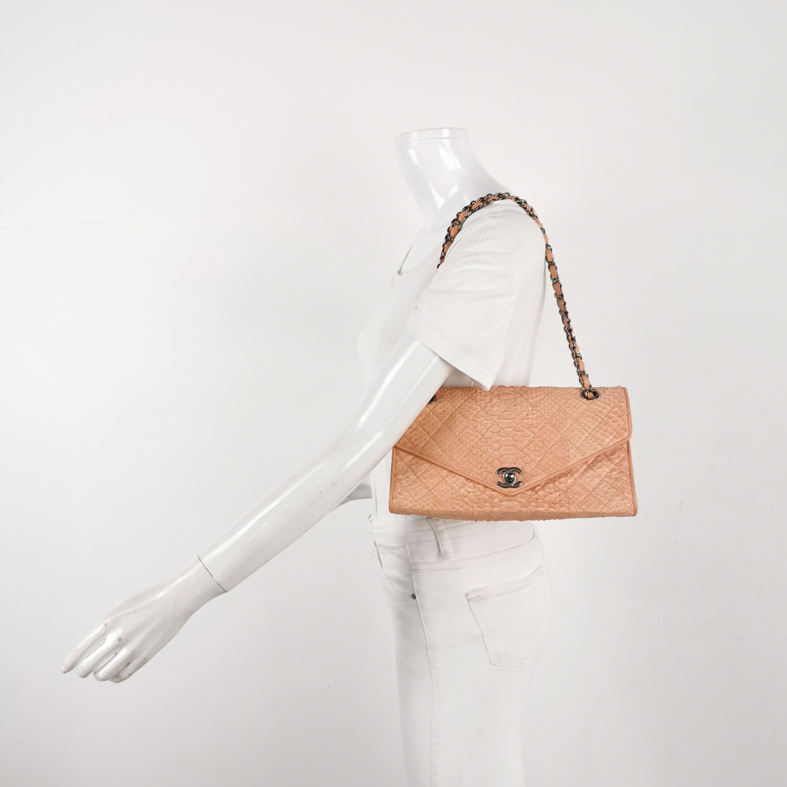 Chanel Chanel Women os Shoulder Bags Size ONE SIZE - 2 Thumbnail