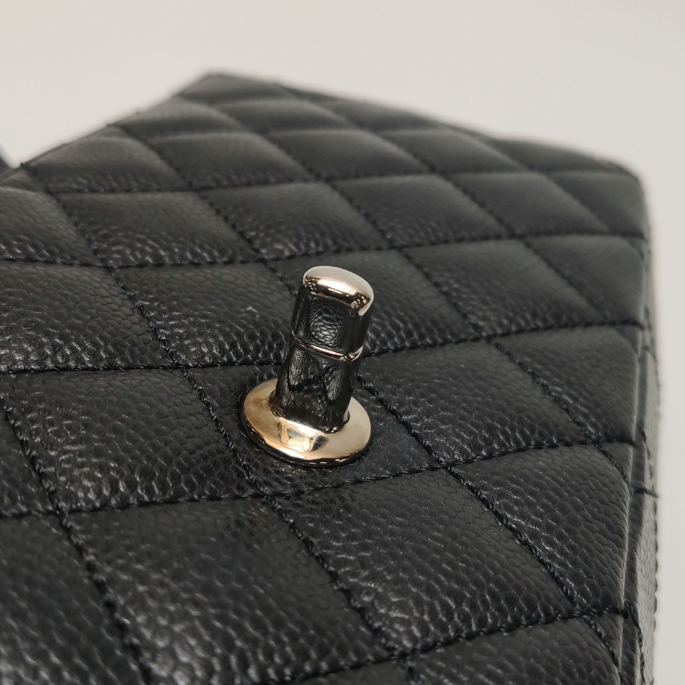 Chanel Chanel Women os Shoulder Bags Size ONE SIZE - 14 Thumbnail