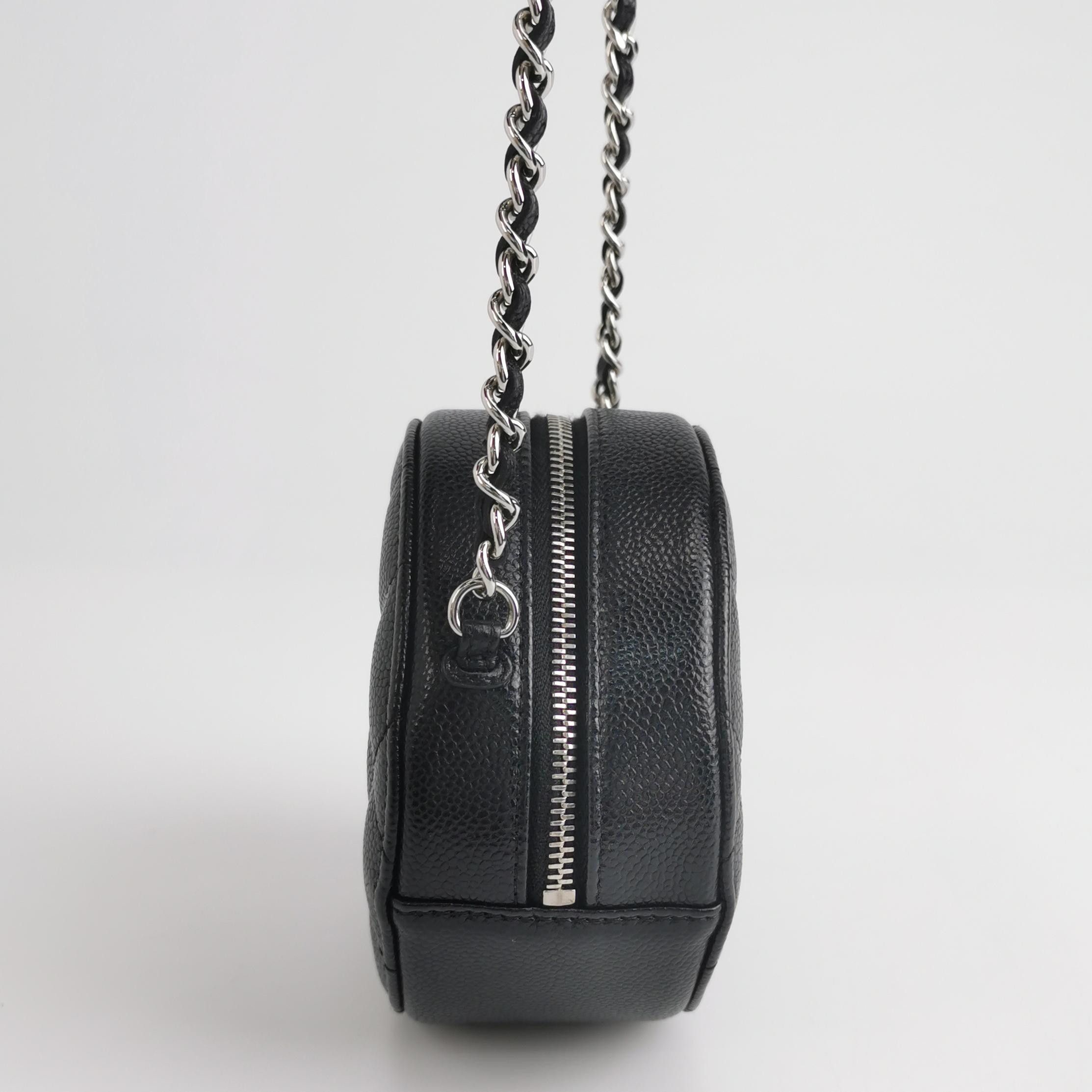 Chanel Chanel Women os Shoulder Bags Size ONE SIZE - 3 Thumbnail