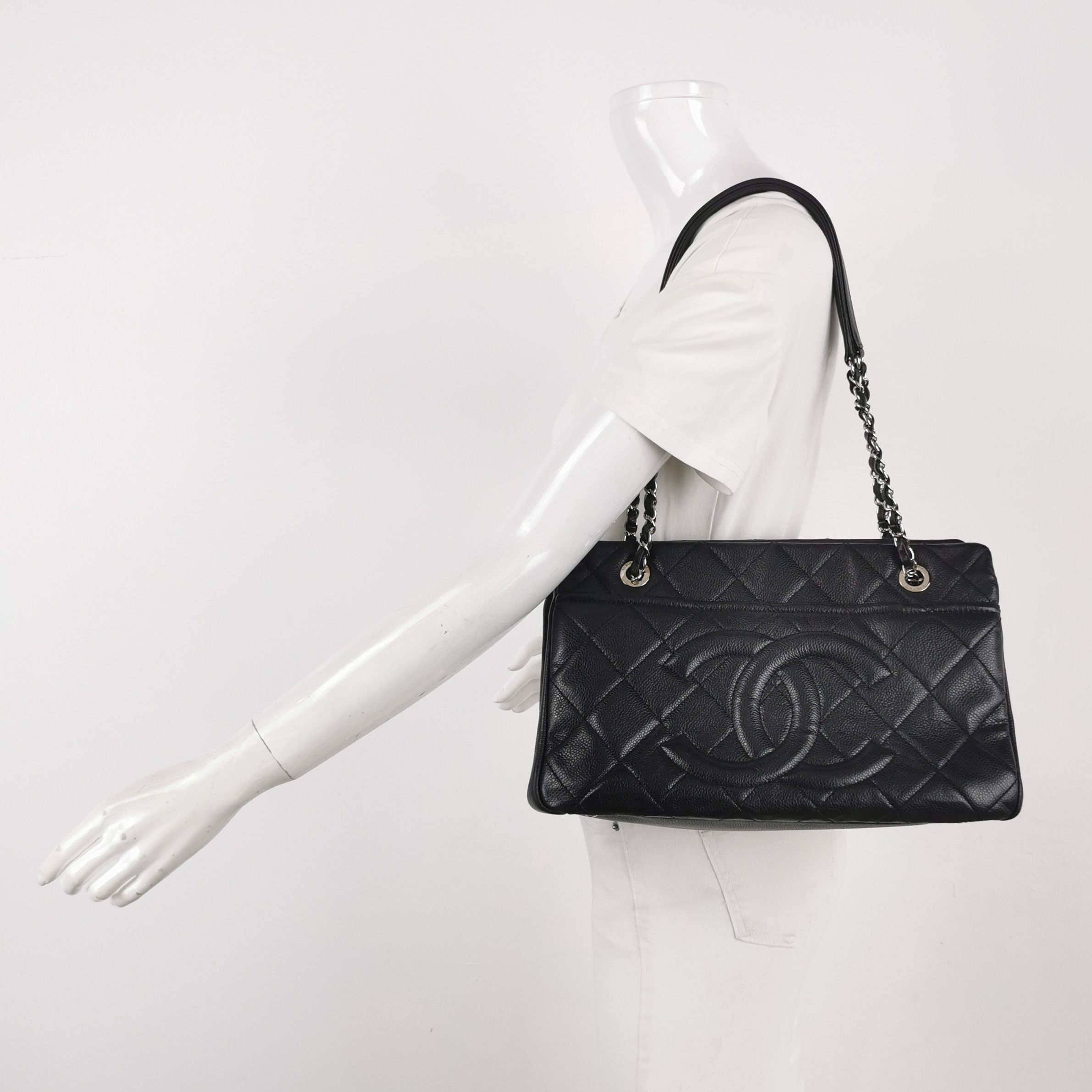 Chanel Chanel Women os Shoulder Bags Size ONE SIZE - 2 Thumbnail