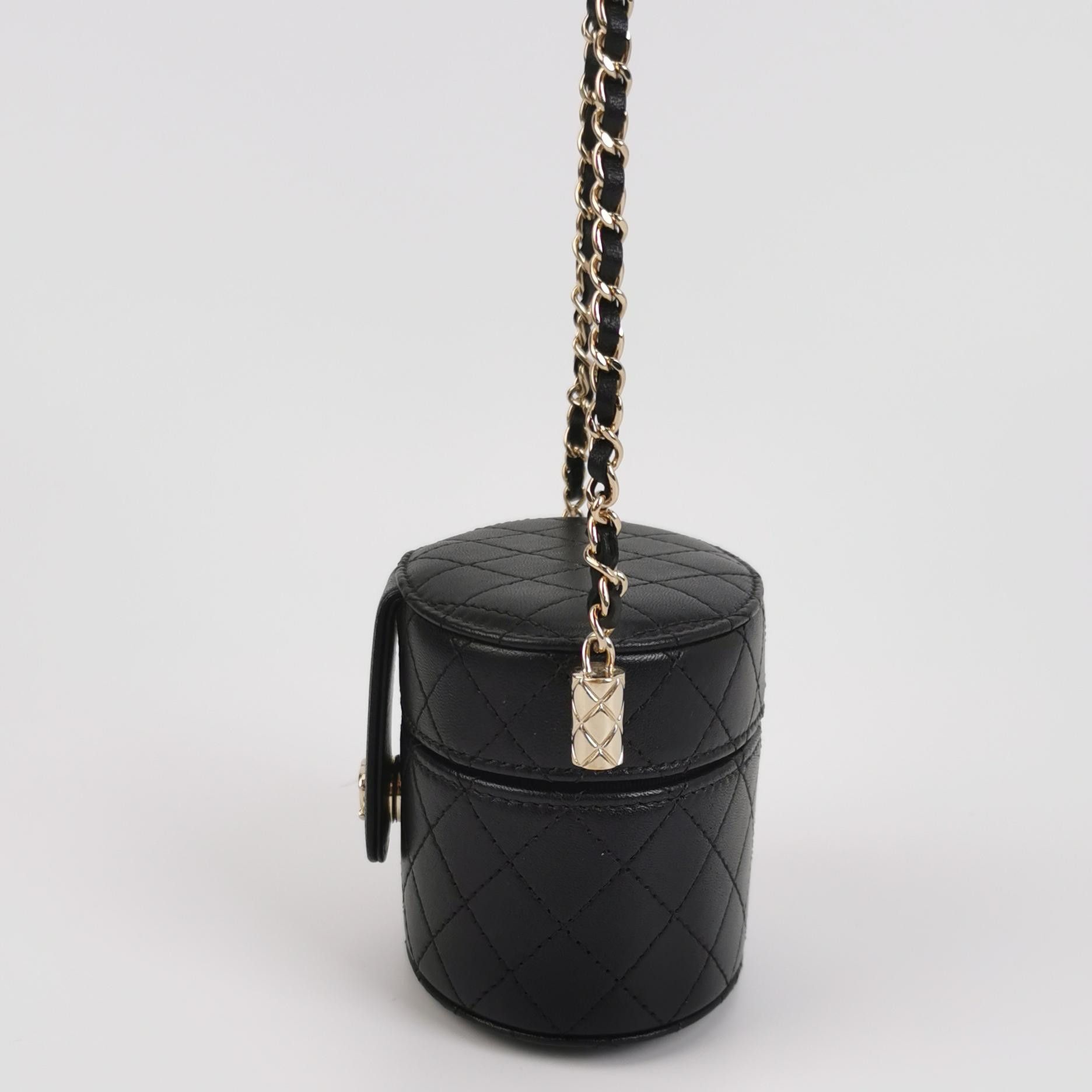 Chanel Chanel Women os Shoulder Bags Size ONE SIZE - 3 Thumbnail