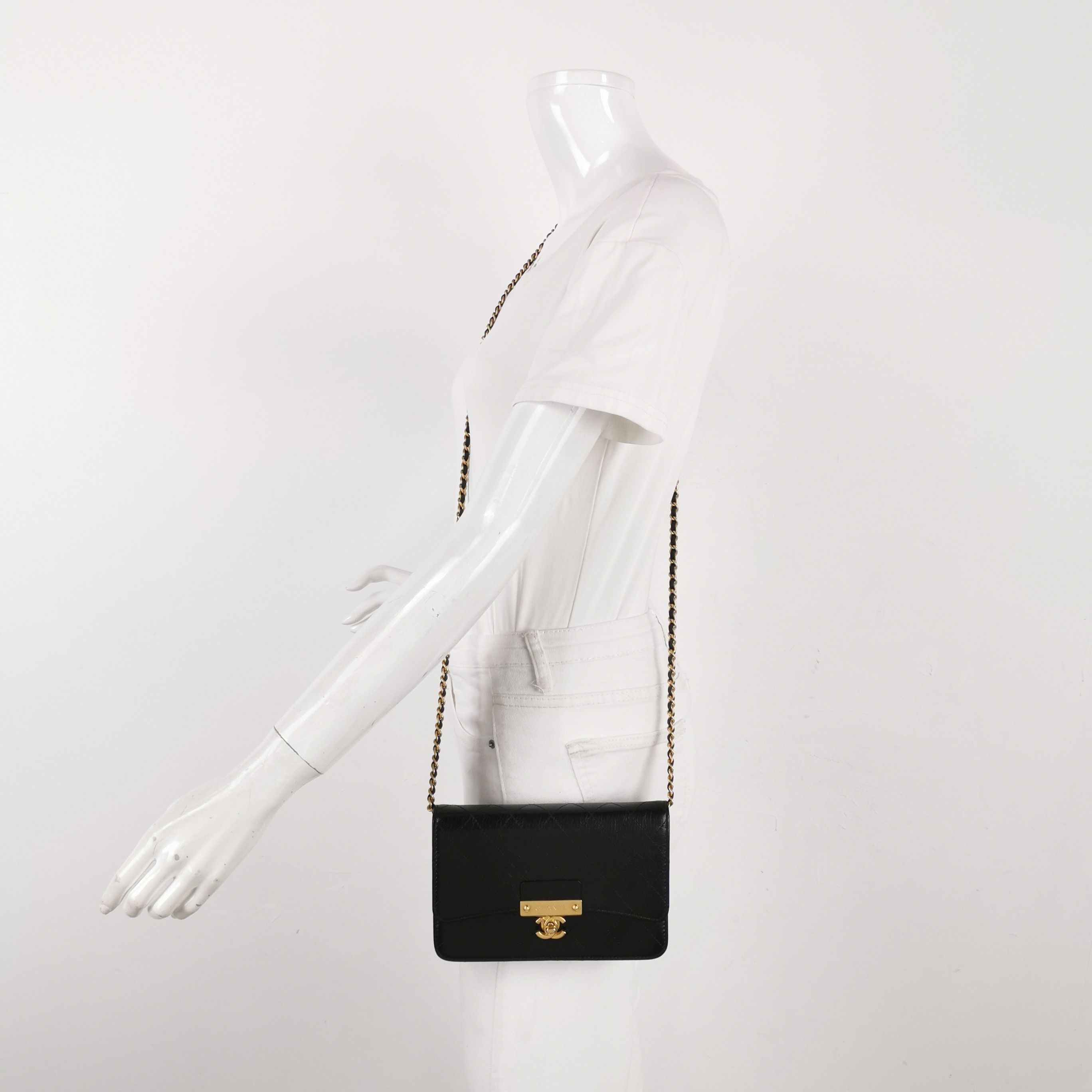 Chanel Chanel Women os Shoulder Bags Size ONE SIZE - 2 Thumbnail