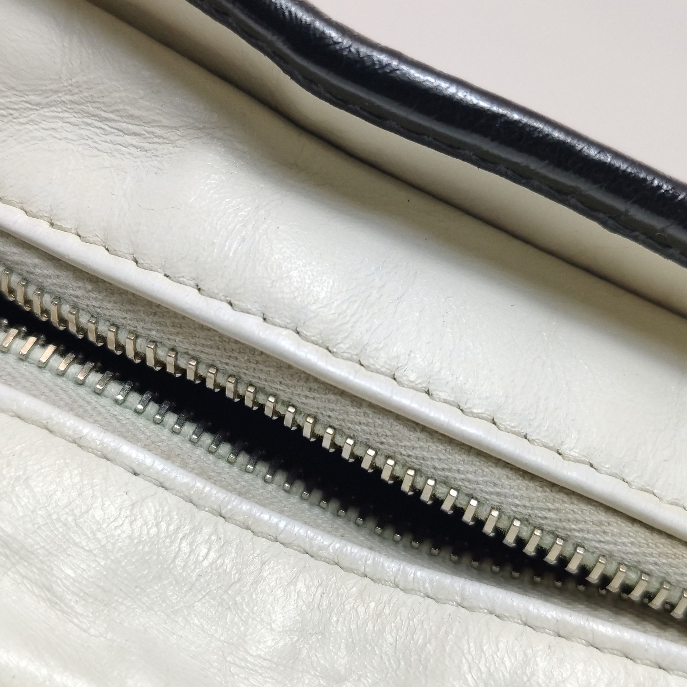 Chanel Chanel Women os Shoulder Bags Size ONE SIZE - 22 Thumbnail