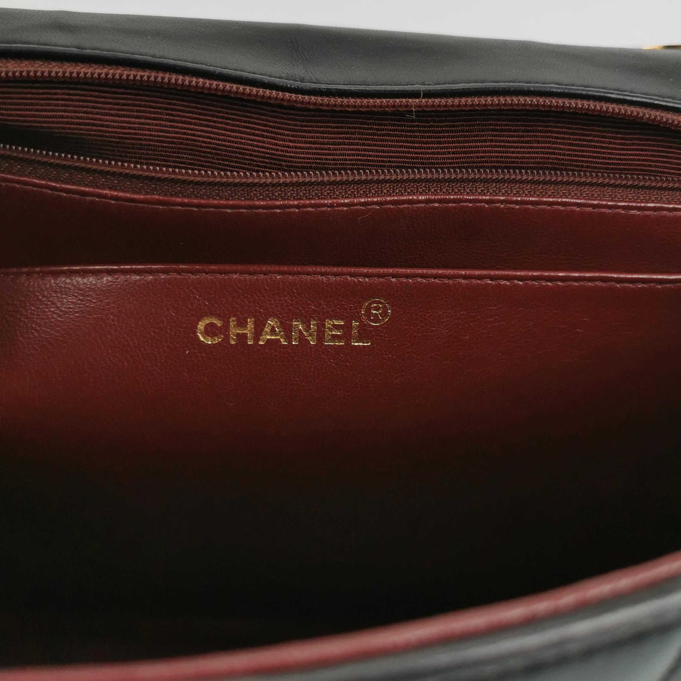 Chanel Chanel Women os Shoulder Bags Size ONE SIZE - 8 Thumbnail