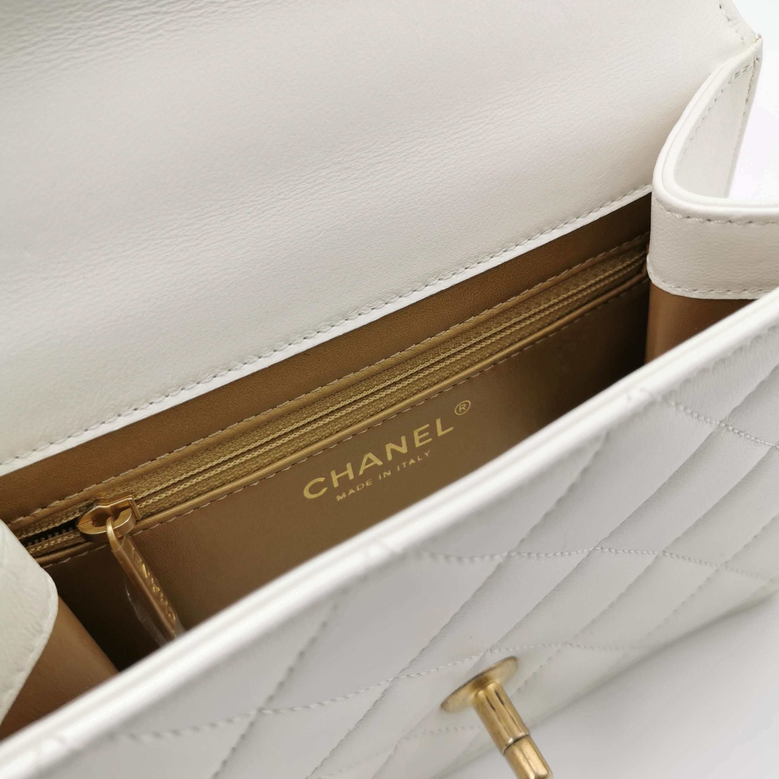 Chanel Chanel Women os Shoulder Bags Size ONE SIZE - 8 Thumbnail