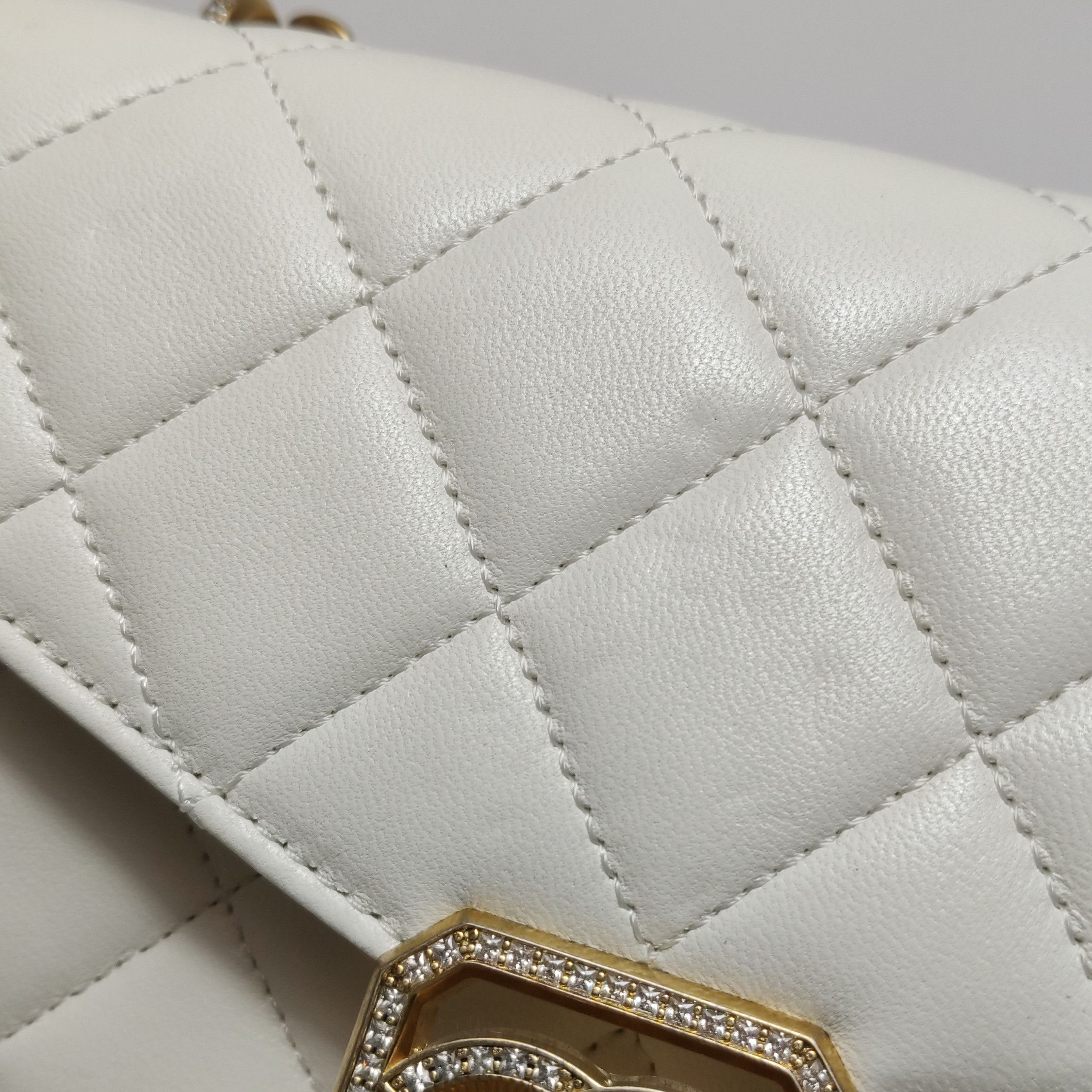 Chanel Chanel Women os Shoulder Bags Size ONE SIZE - 23 Thumbnail