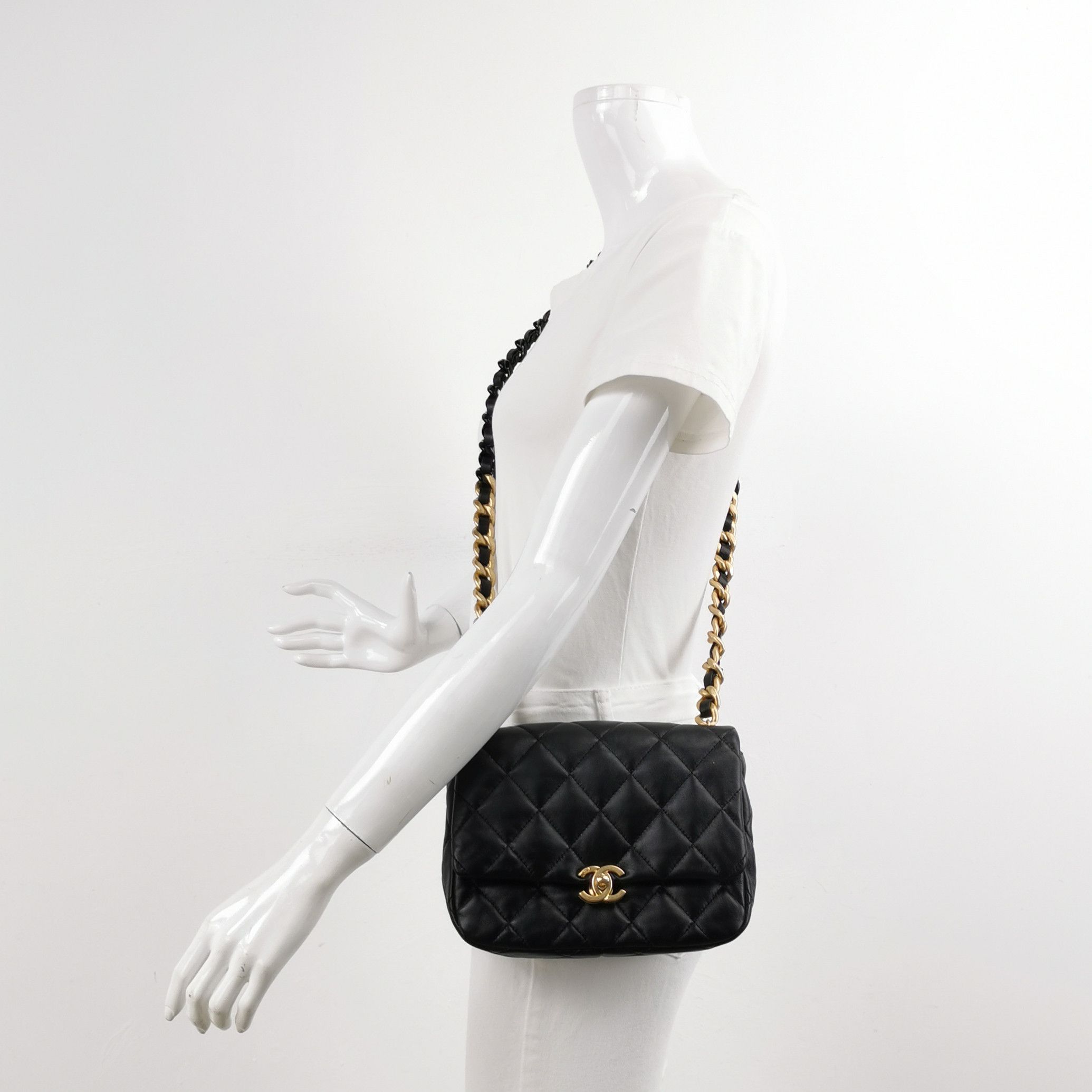 Chanel Chanel Women os Shoulder Bags Size ONE SIZE - 2 Thumbnail