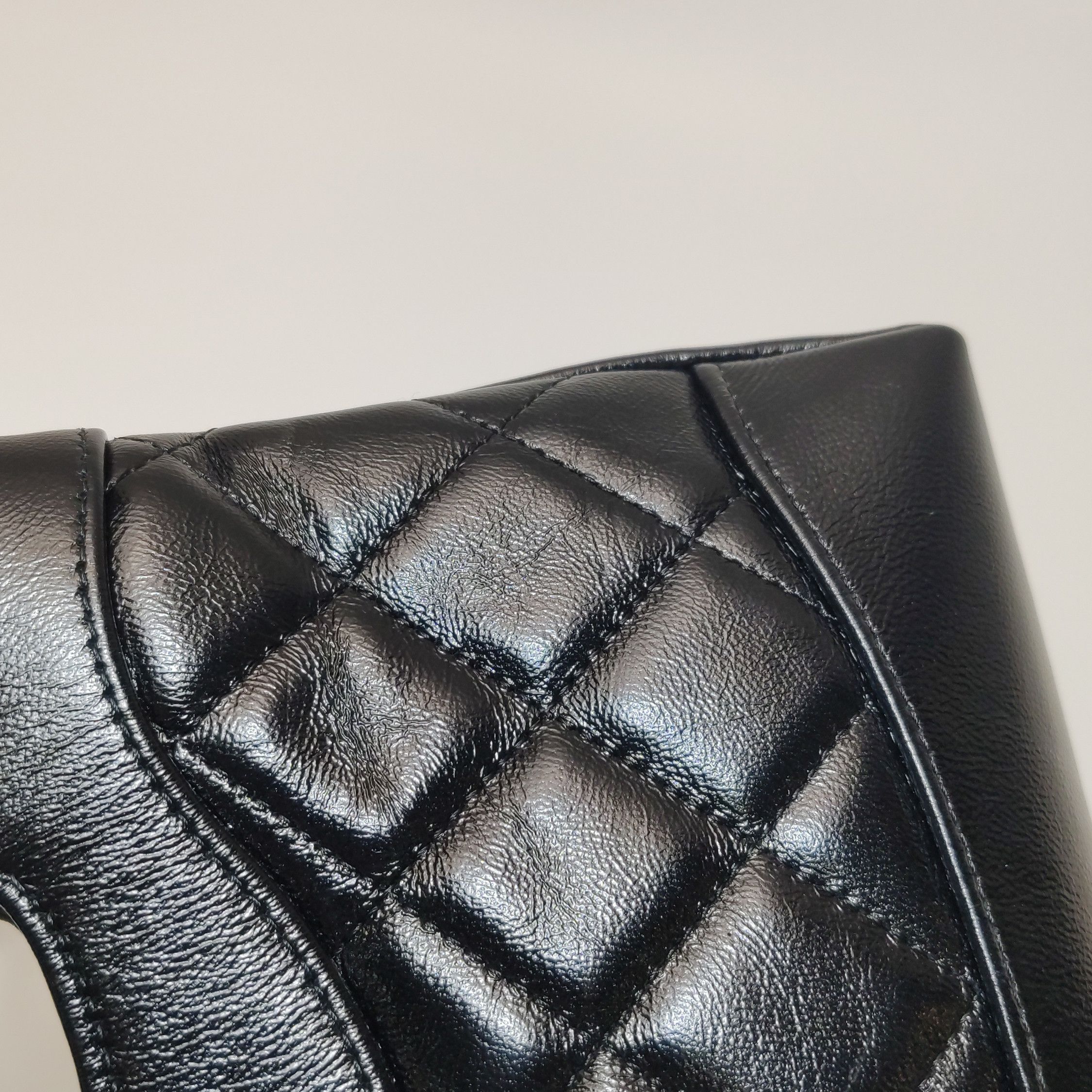 Chanel Chanel Women os Crossbody Bags Size ONE SIZE - 20 Thumbnail