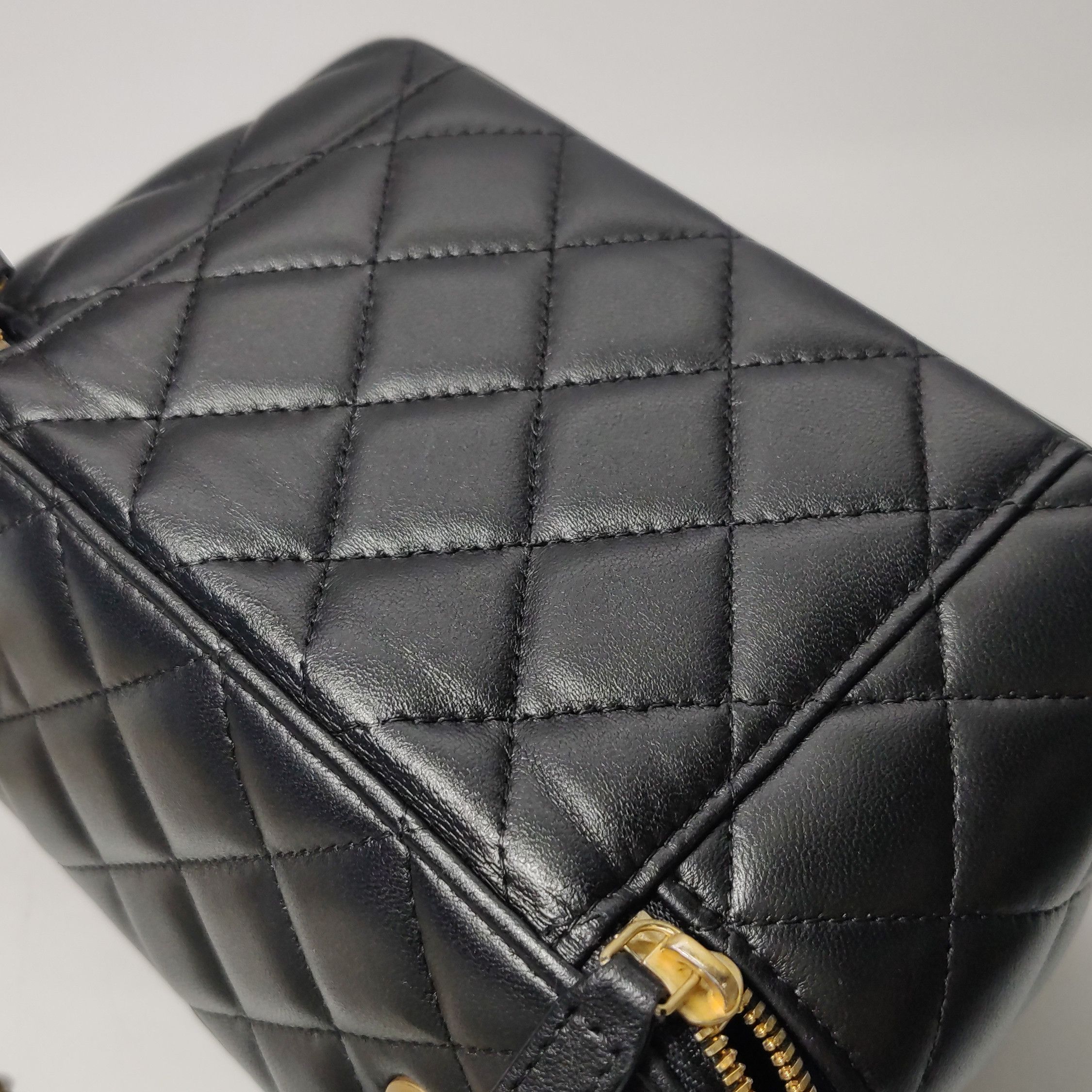 Chanel Chanel Women os Shoulder Bags Size ONE SIZE - 18 Thumbnail