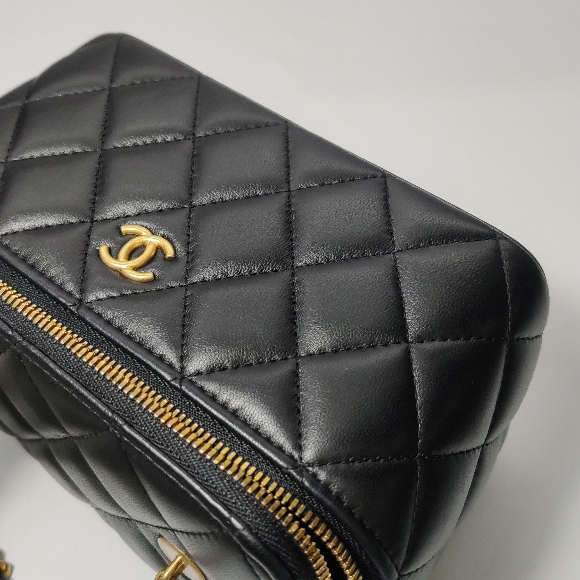 Chanel Chanel Women os Shoulder Bags Size ONE SIZE - 17 Thumbnail