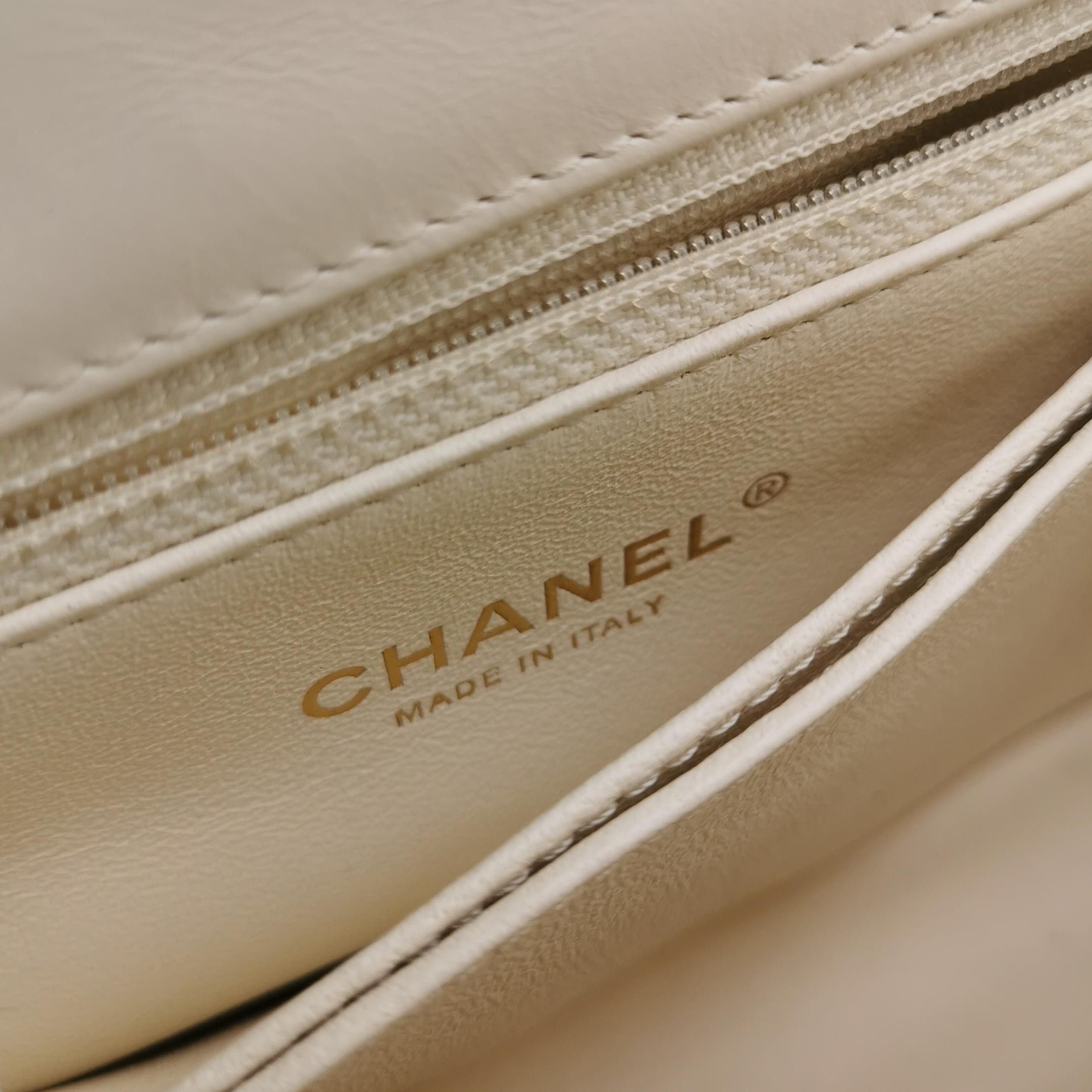 Chanel Chanel Women os Shoulder Bags Size ONE SIZE - 8 Thumbnail