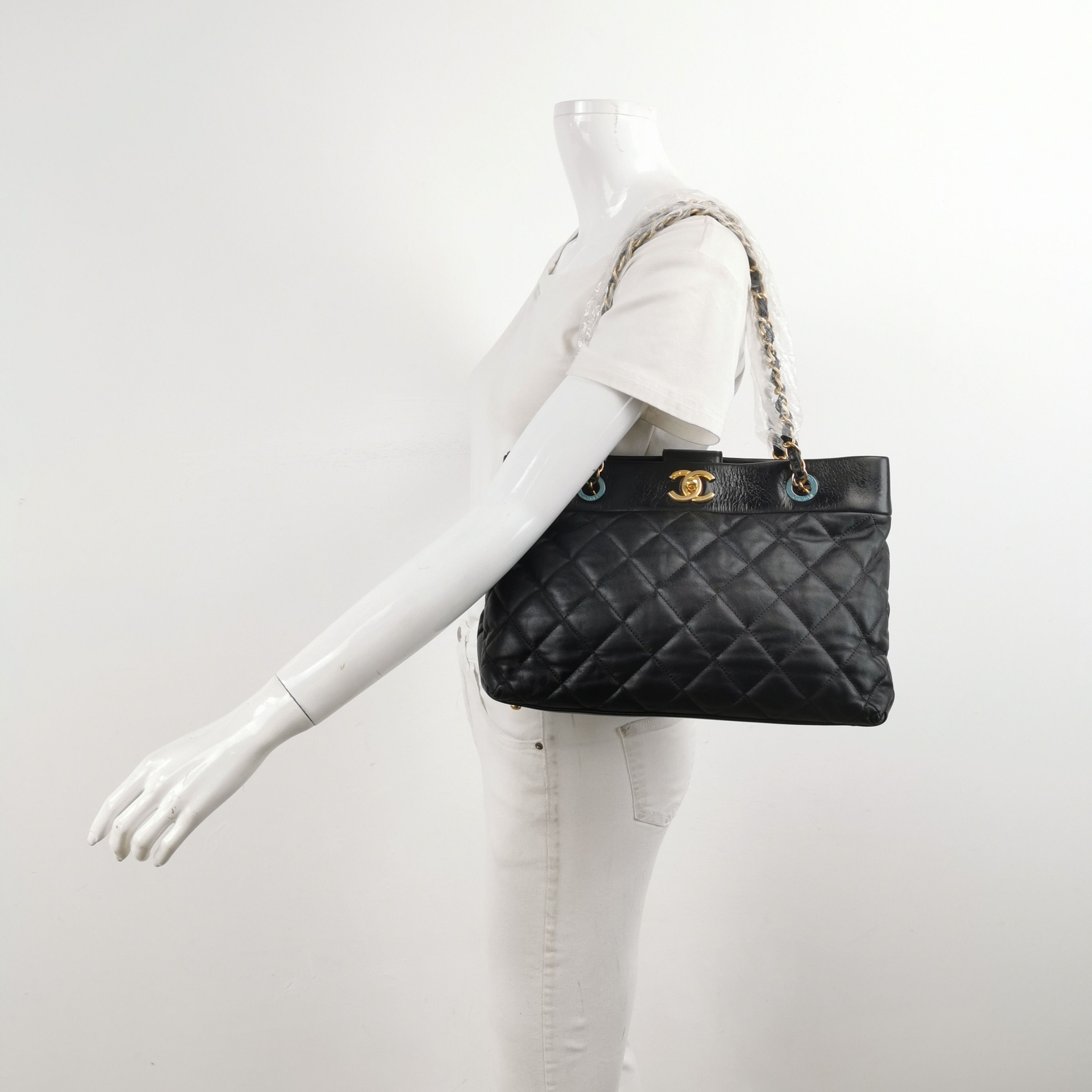 Chanel Chanel Women os Shoulder Bags Size ONE SIZE - 2 Thumbnail