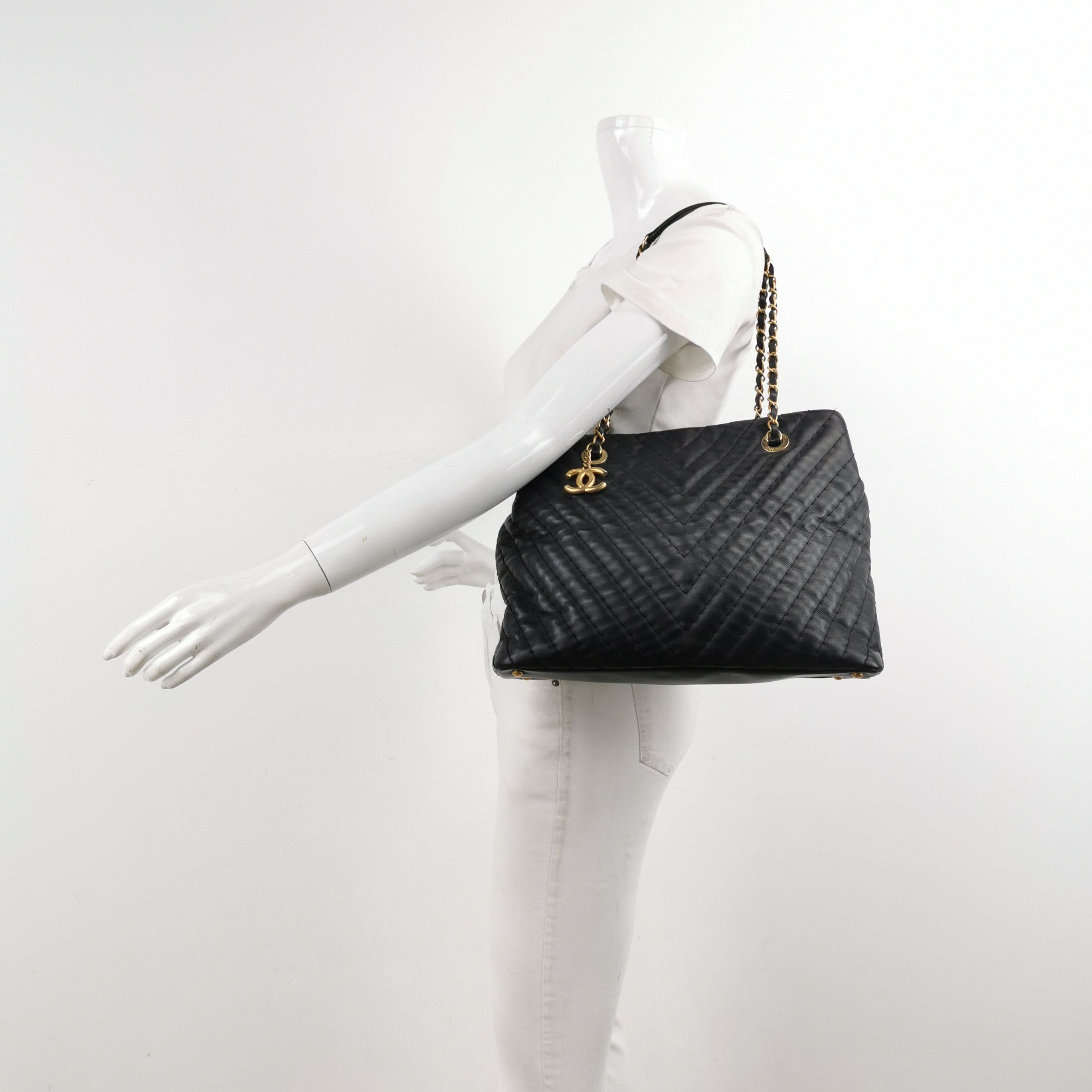 Chanel Chanel Women os Shoulder Bags Size ONE SIZE - 2 Thumbnail