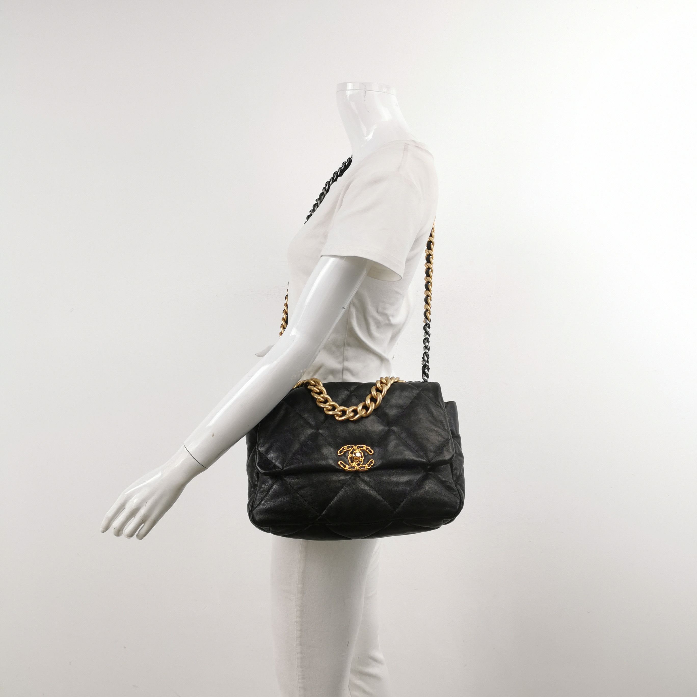 Chanel Chanel Women os Shoulder Bags Size ONE SIZE - 2 Thumbnail