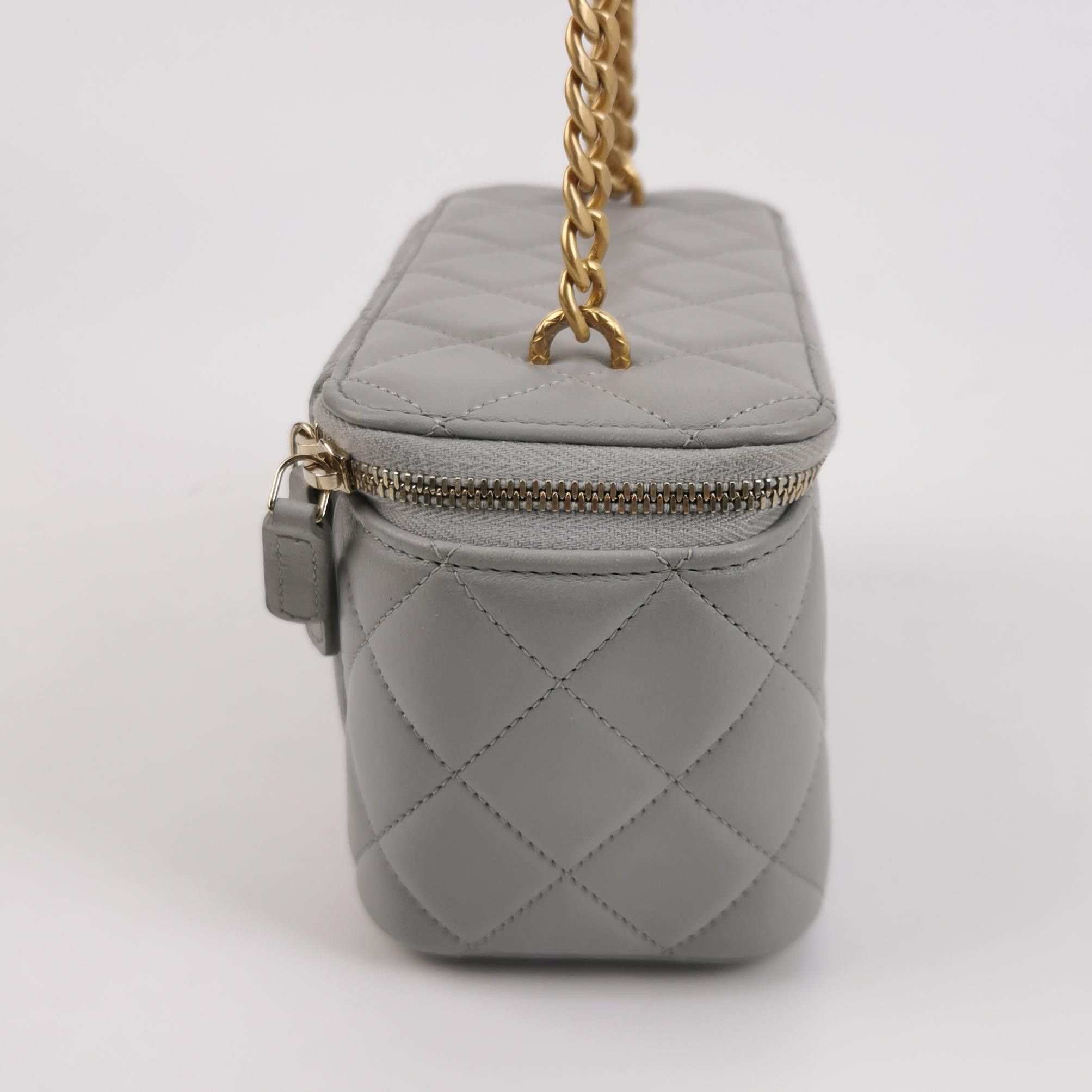 Chanel Chanel Women os Shoulder Bags Size ONE SIZE - 4 Thumbnail