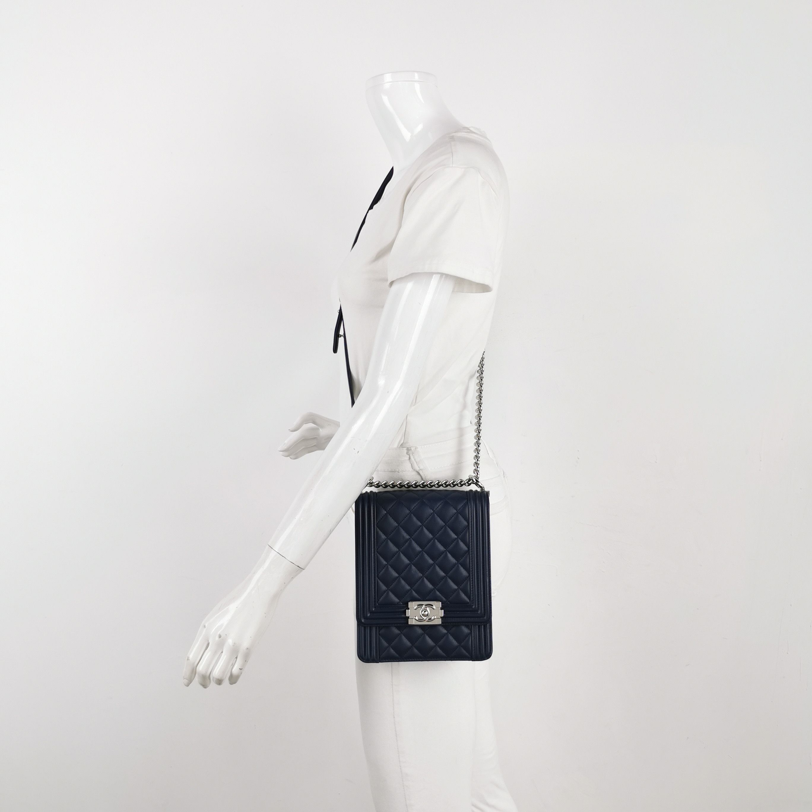 Chanel Chanel Women os Shoulder Bags Size ONE SIZE - 2 Thumbnail